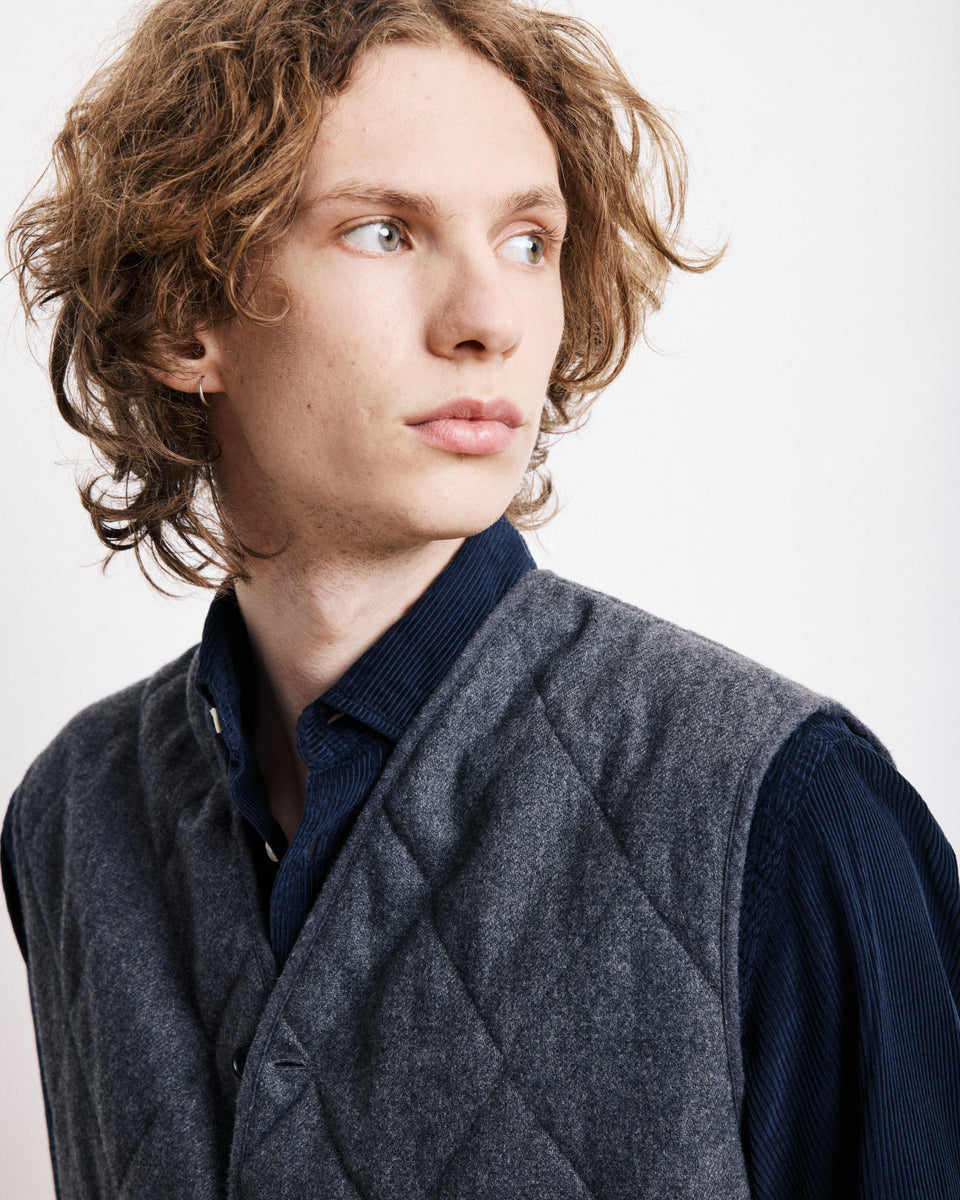 Vince Men's Grey Wool Flannel Vest - Image alternative