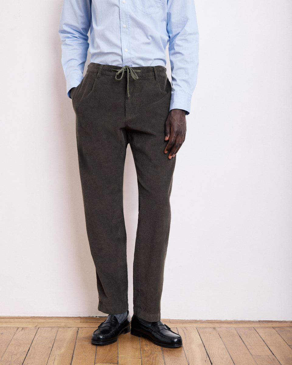 Pantalones Hombre en PanaCisterna verde oliva - Image alternative
