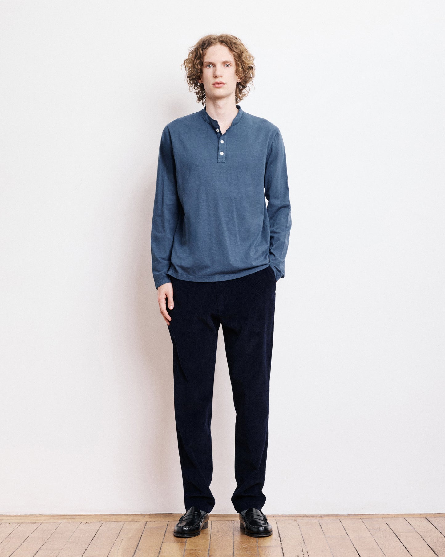 T-Shirt Homme en Coton Slub Bleu Cobalt Henley