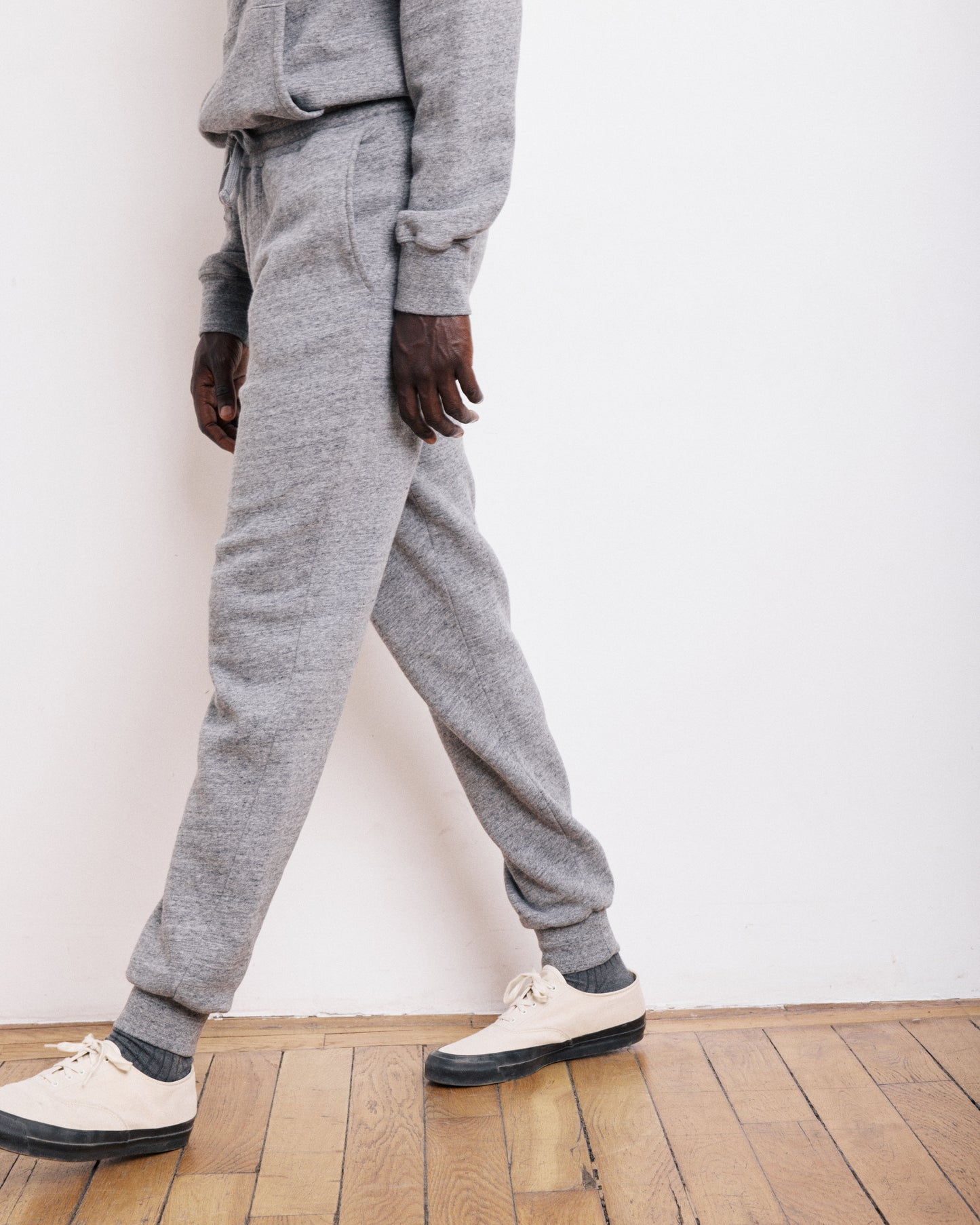 Pantalon Homme en Molleton Gris Chiné Jog