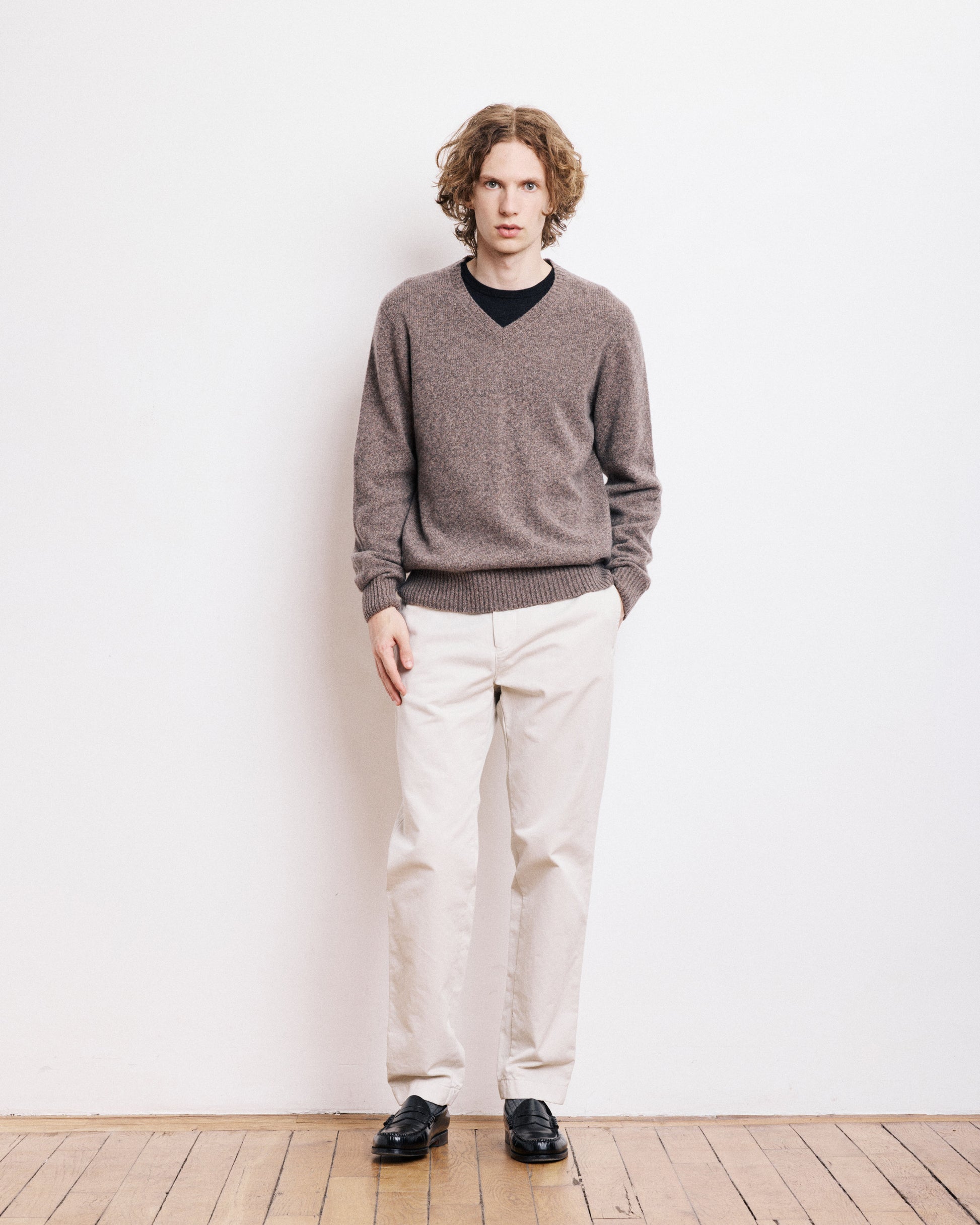 Pull Col V Homme en Laine Lambswool Brun