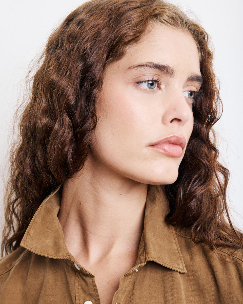 Cinema Women's Mocha Tencel, Cotton & Linen Shirt - Image 3