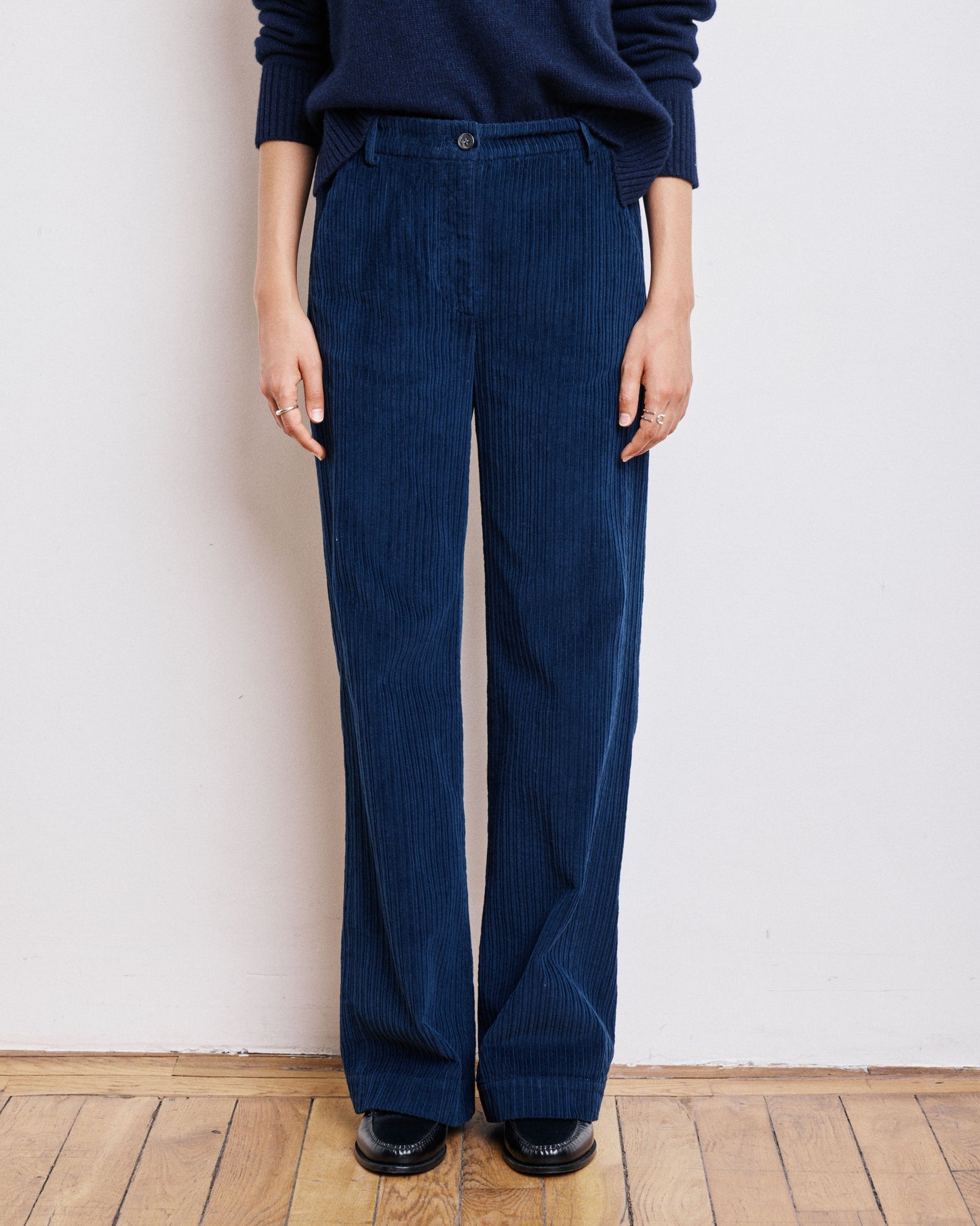 Pantalon Femme en Velours Côtelé Bleu Marine Pandore