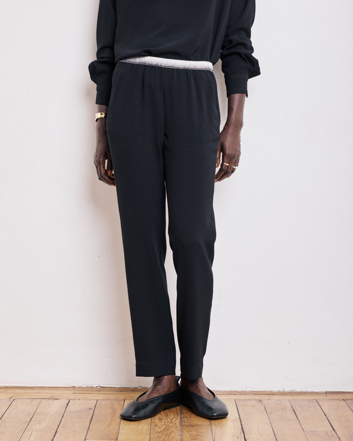 Pantalon Femme en Crêpe Noir Pirouette