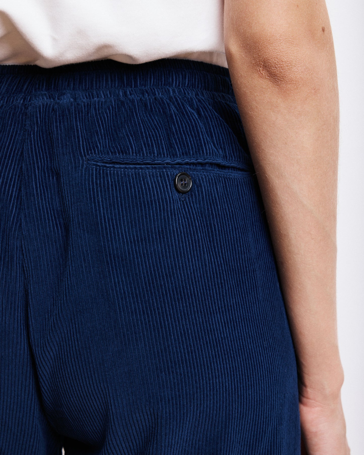 Pantalon Femme en Velours Côtelé Fin Bleu Marine Plumiel