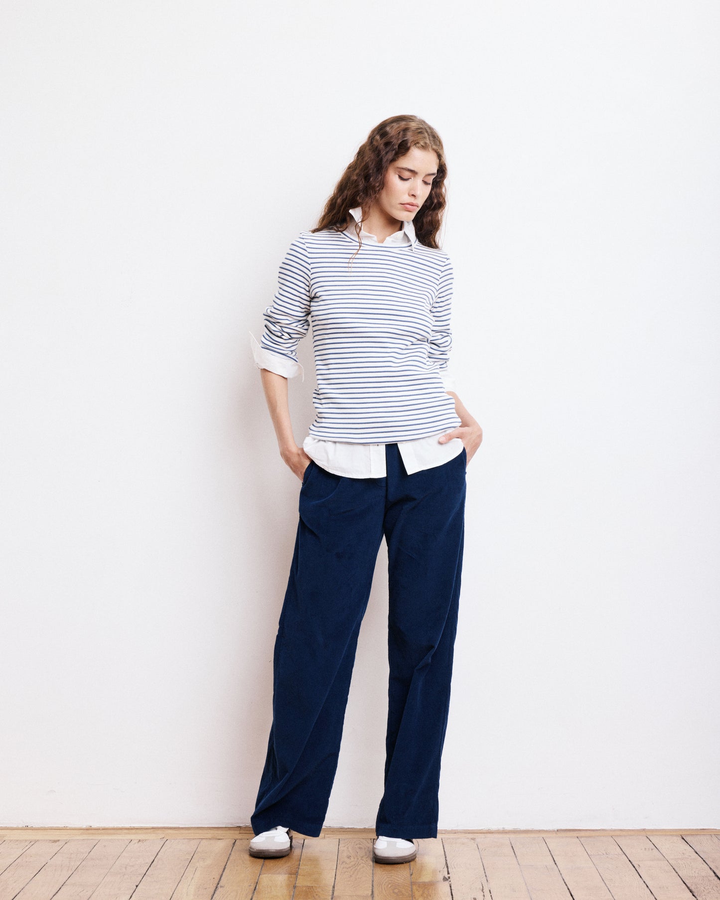 T-Shirt Femme en Coton Côtelé Ecru & Bleu Marine Take