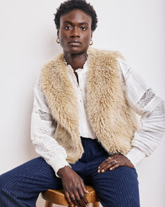 Gilet Femme en Fausse Fourrure à Poils Longs Beige Vobby