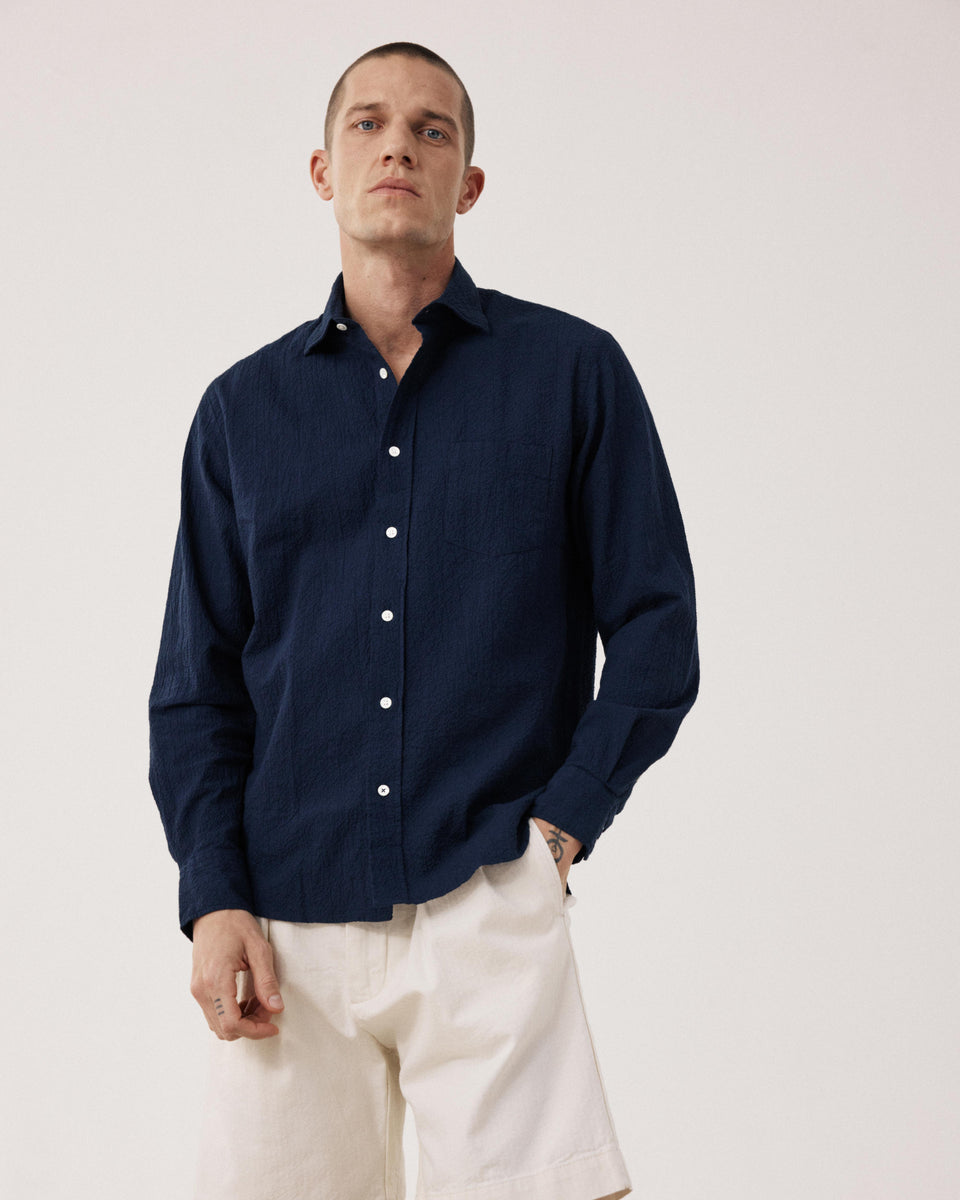 Paul Men's Navy Blue Seersucker Shirt - Image principale