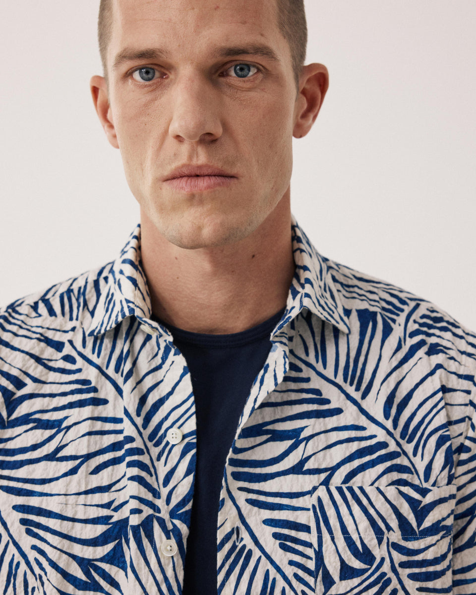 Camisa Hombre En Algodón con Estampado de Palmeras Azul Pedro - Image 3