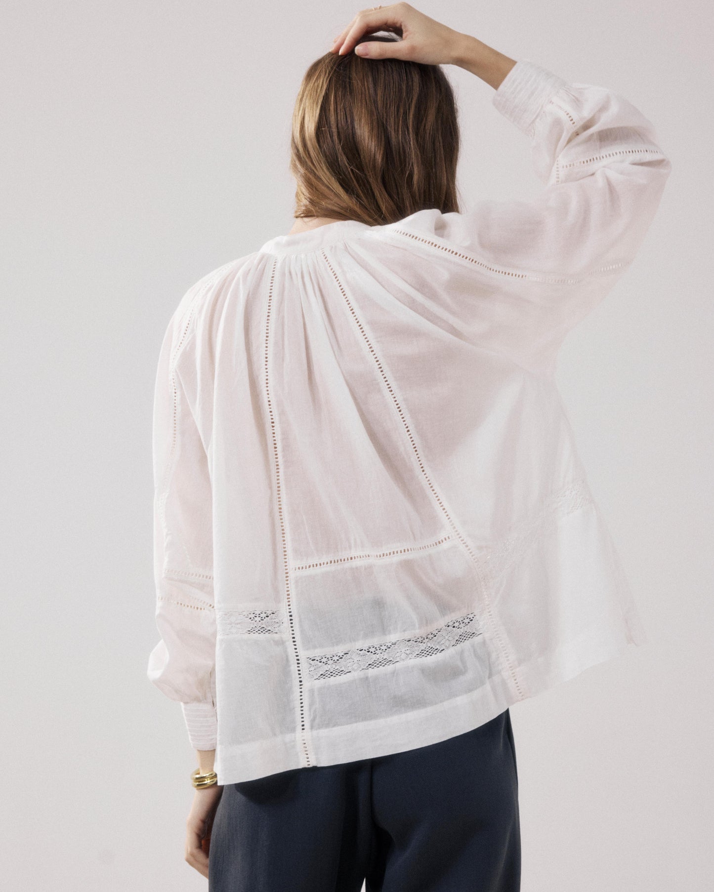 Dameshemd van ecru katoenvoile Cora