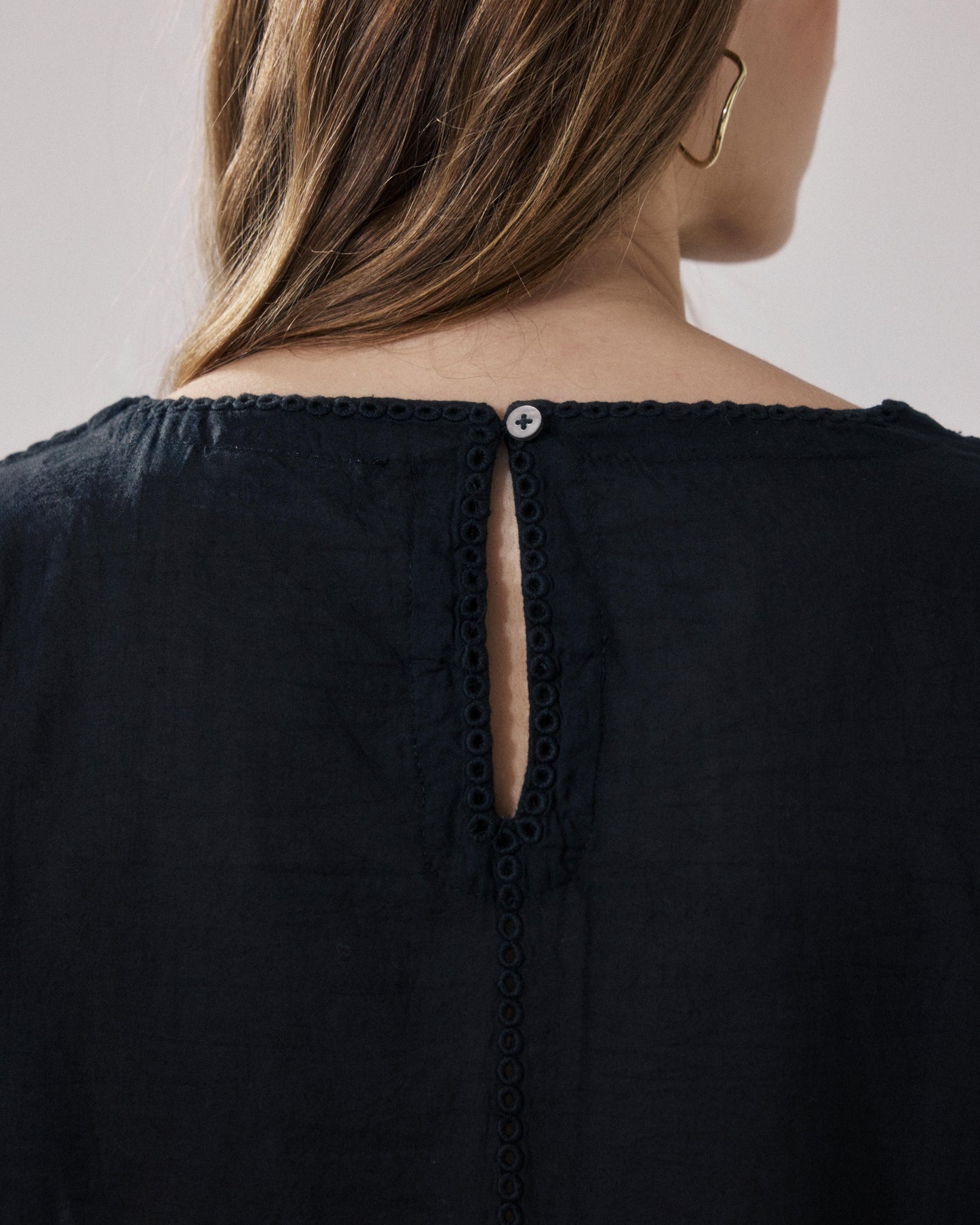 Top Femme en Voile De Coton Noir Helmer