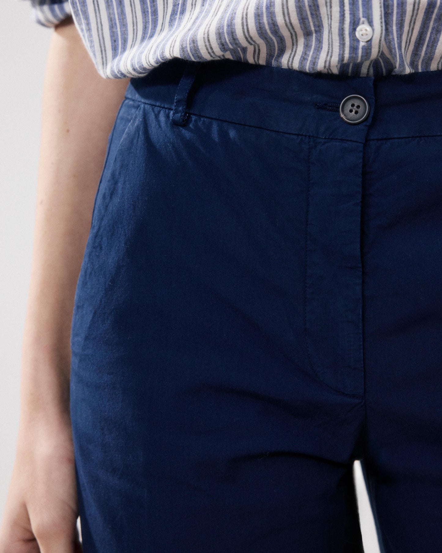 Damesbroek van gestreept Popeline in nachtblauw Perf