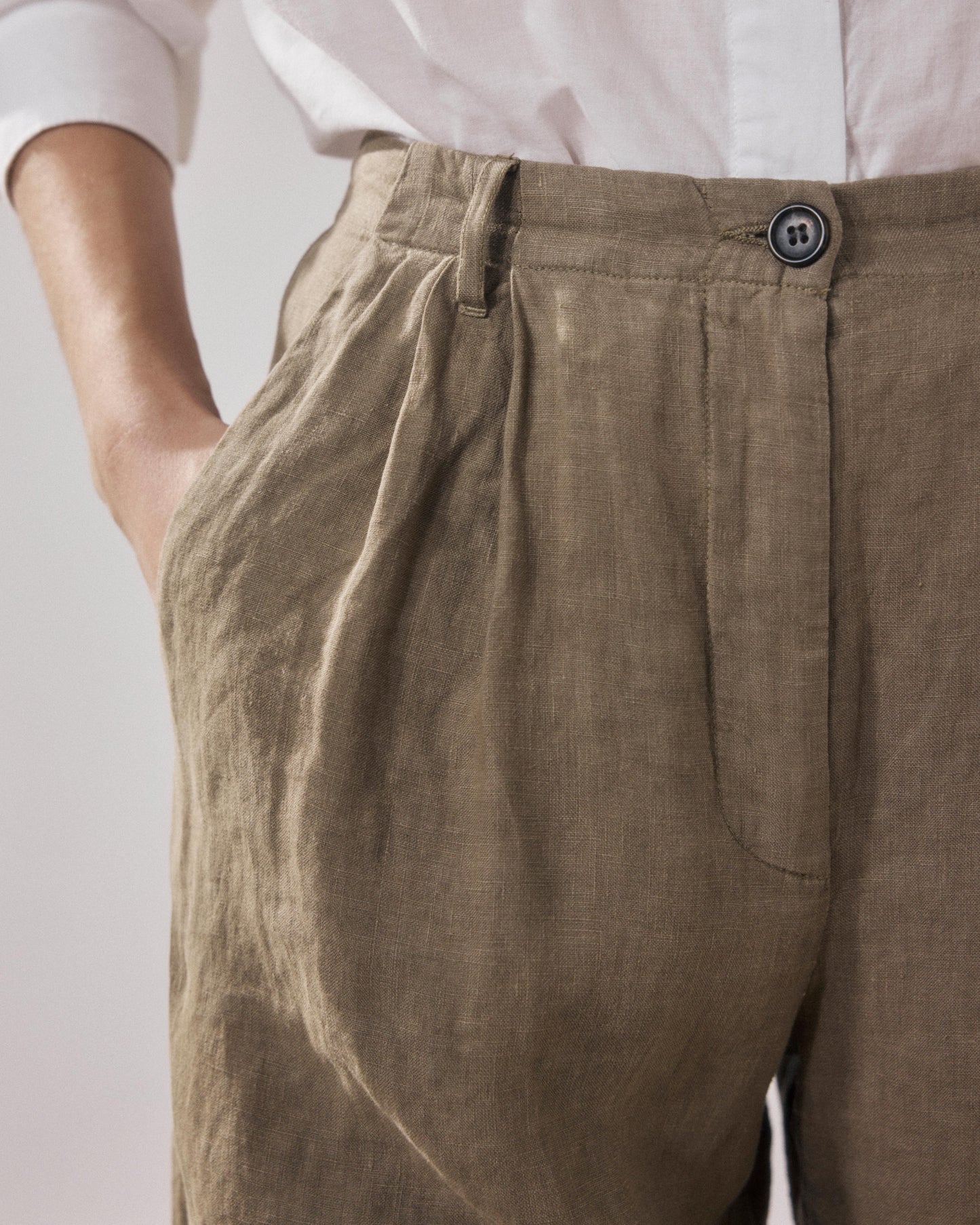 Women's Khaki Sterling Linen Short