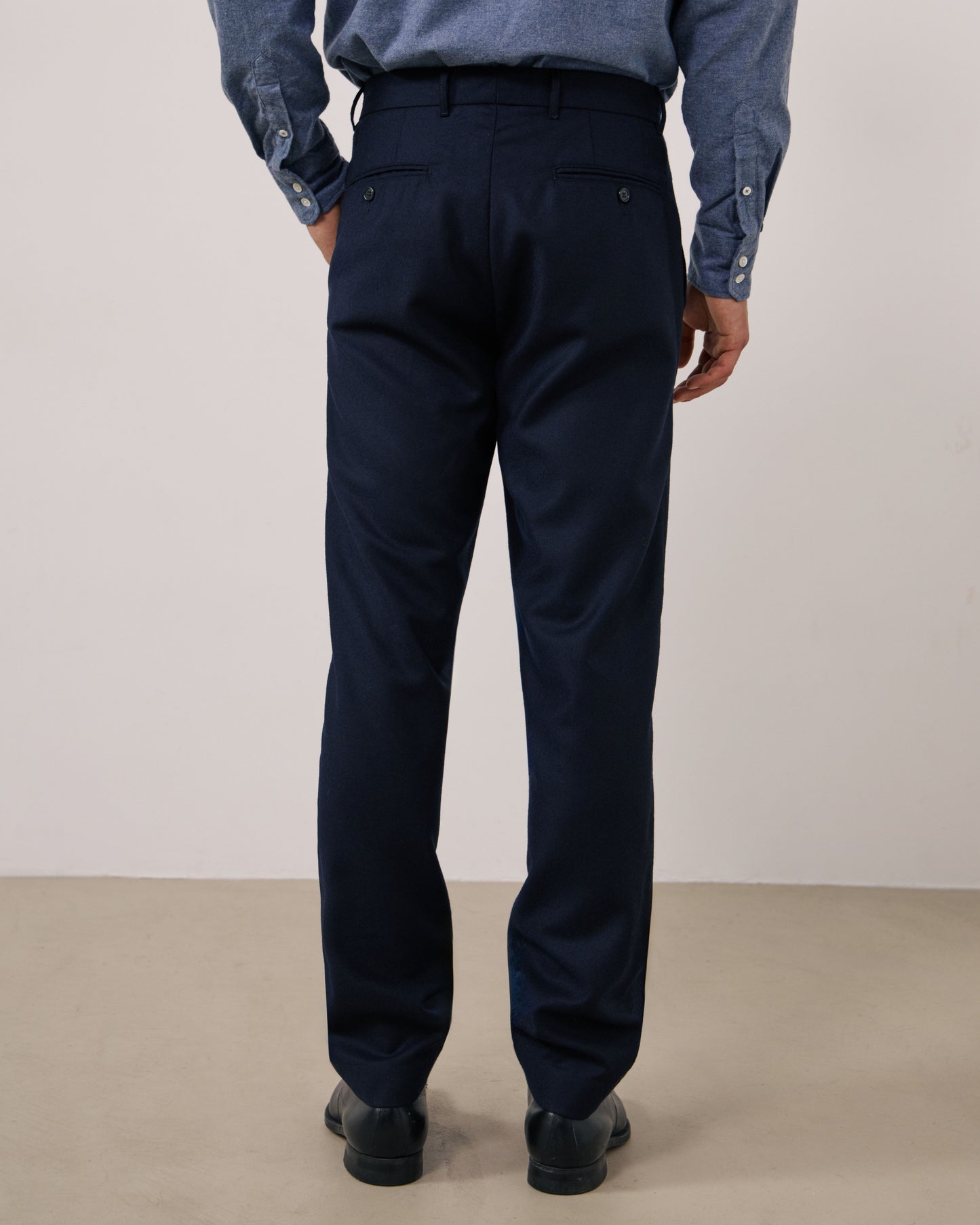 Pantalon Homme en Flanelle de Laine Vierge Bleu Marine Taylor