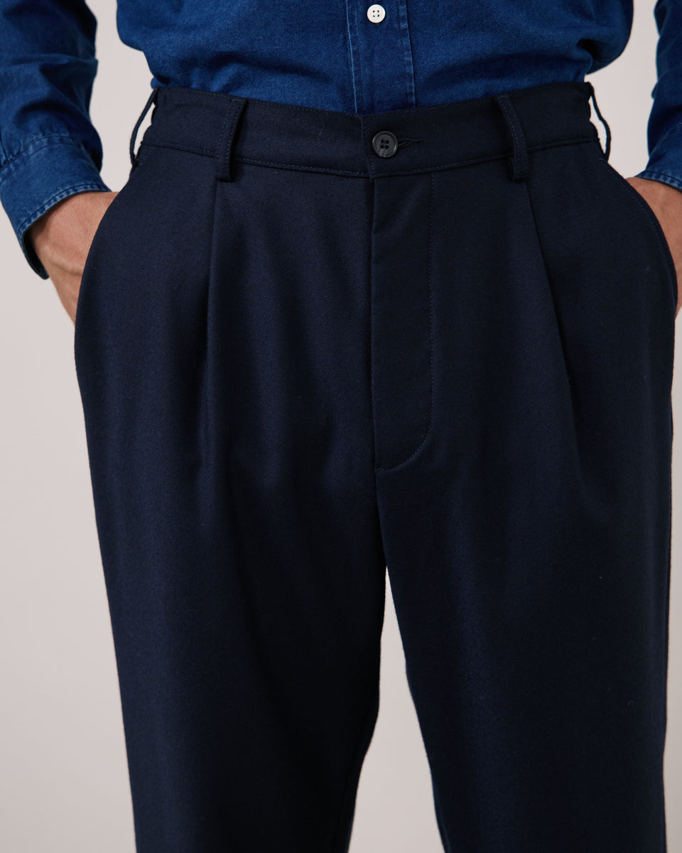 Pantalon Homme en Flanelle de Laine Vierge Bleu Marine Task - Image 2