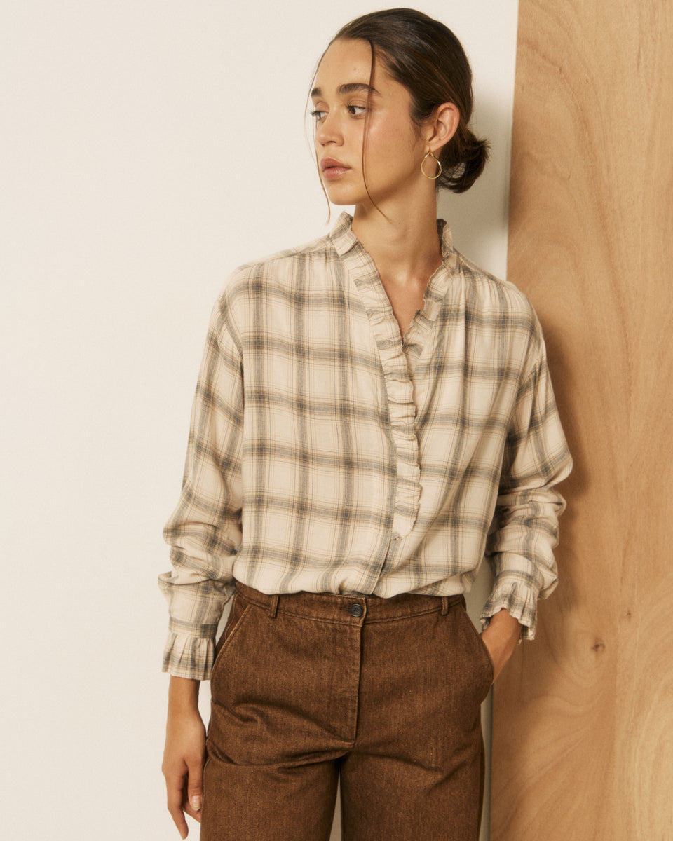 Chemise Femme en Viscose à Carreaux Beige & Gris Carmela - Image 3