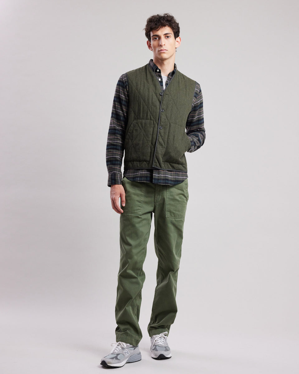 Vince Men's Military Green recycled wool Vest - Image alternative