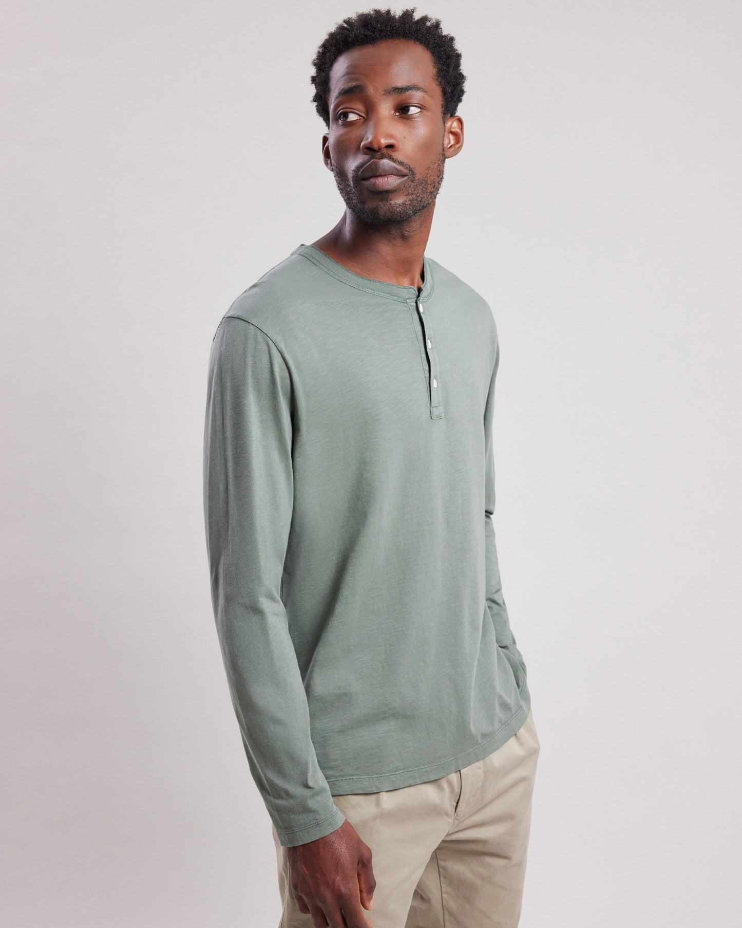 Tee shirt Homme en coton slub Vert Militaire Henley