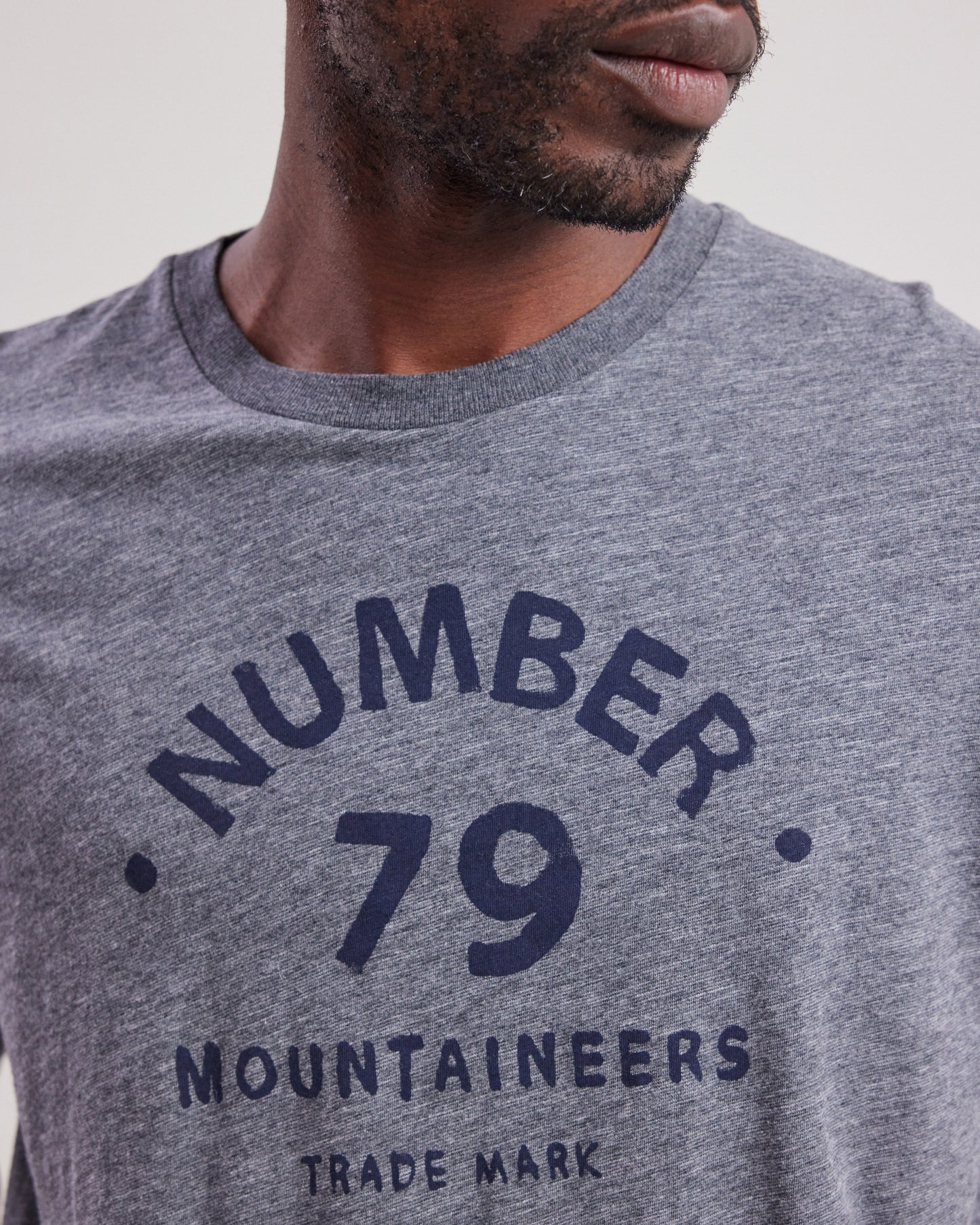 Tee shirt Homme en coton slub imprimé "79" Gris Foncé Chiné