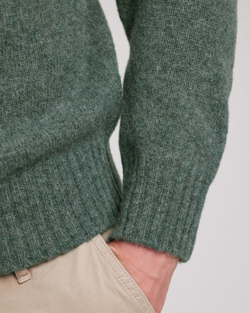 Pull Homme en laine shetland Vert Sauge - Image alternative