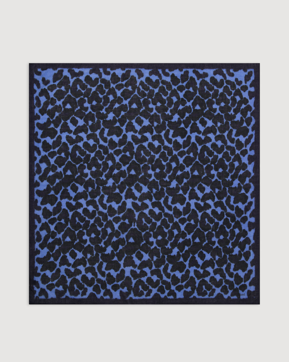 Women's Blue leopard print wool Scarf - Image alternative