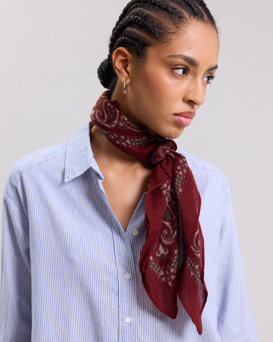 Women's Red bandana print wool Scarf - Image alternative