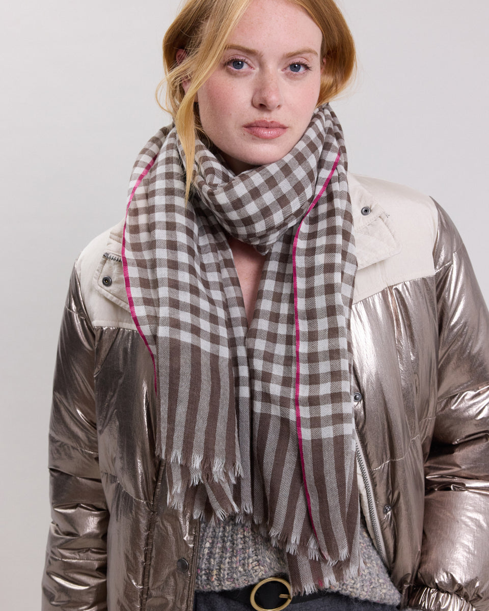 Women's Brown plaid print wool Scarf - Image alternative