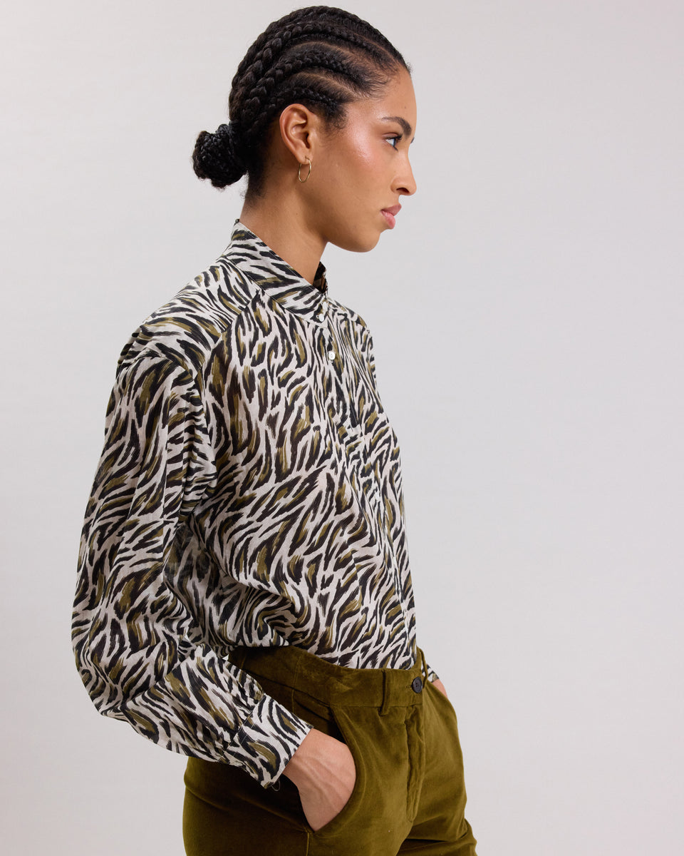 Calim Women's green & beige leopard print cotton Shirt - Image alternative