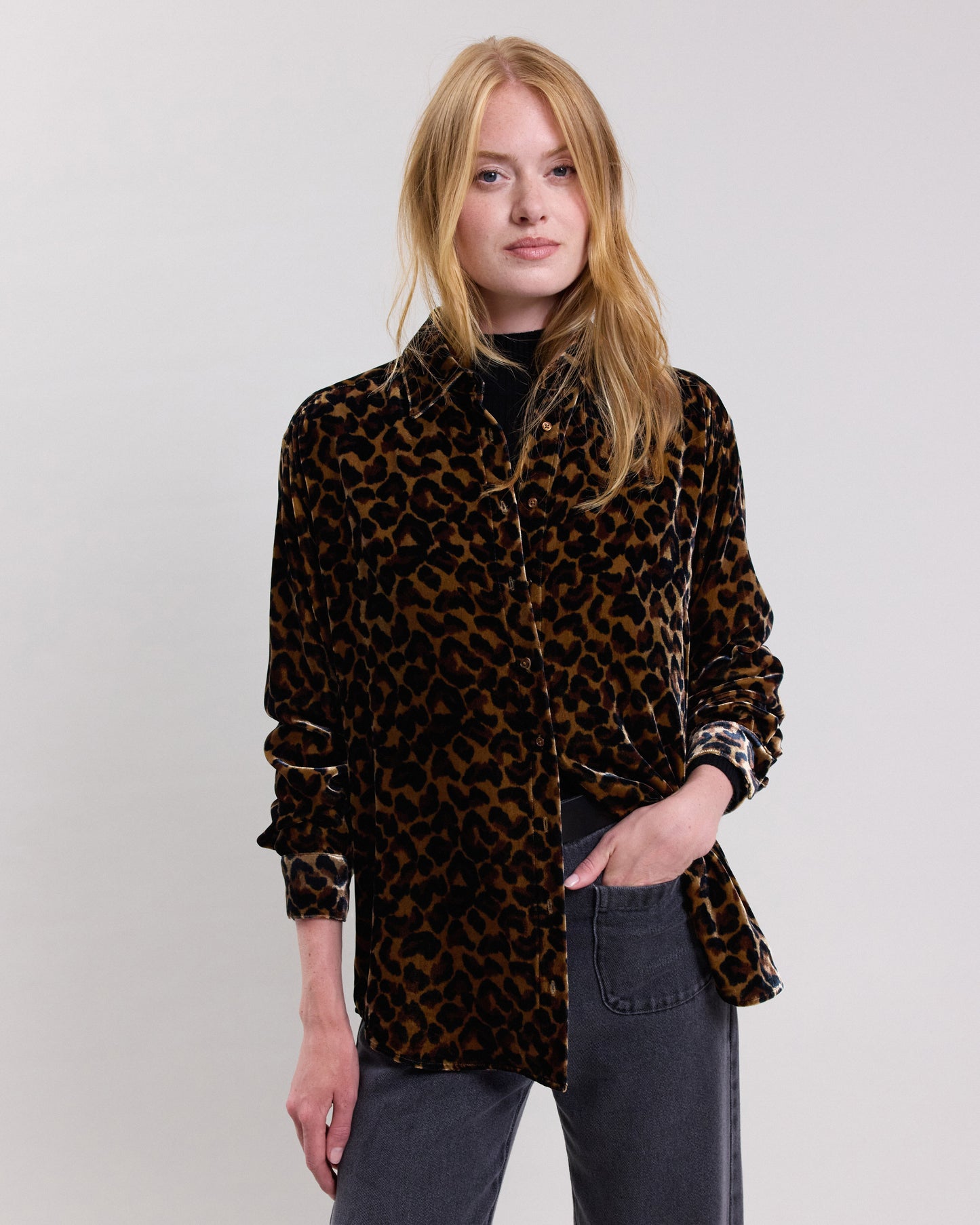 Cadix Women's leopard print velvet Shirt