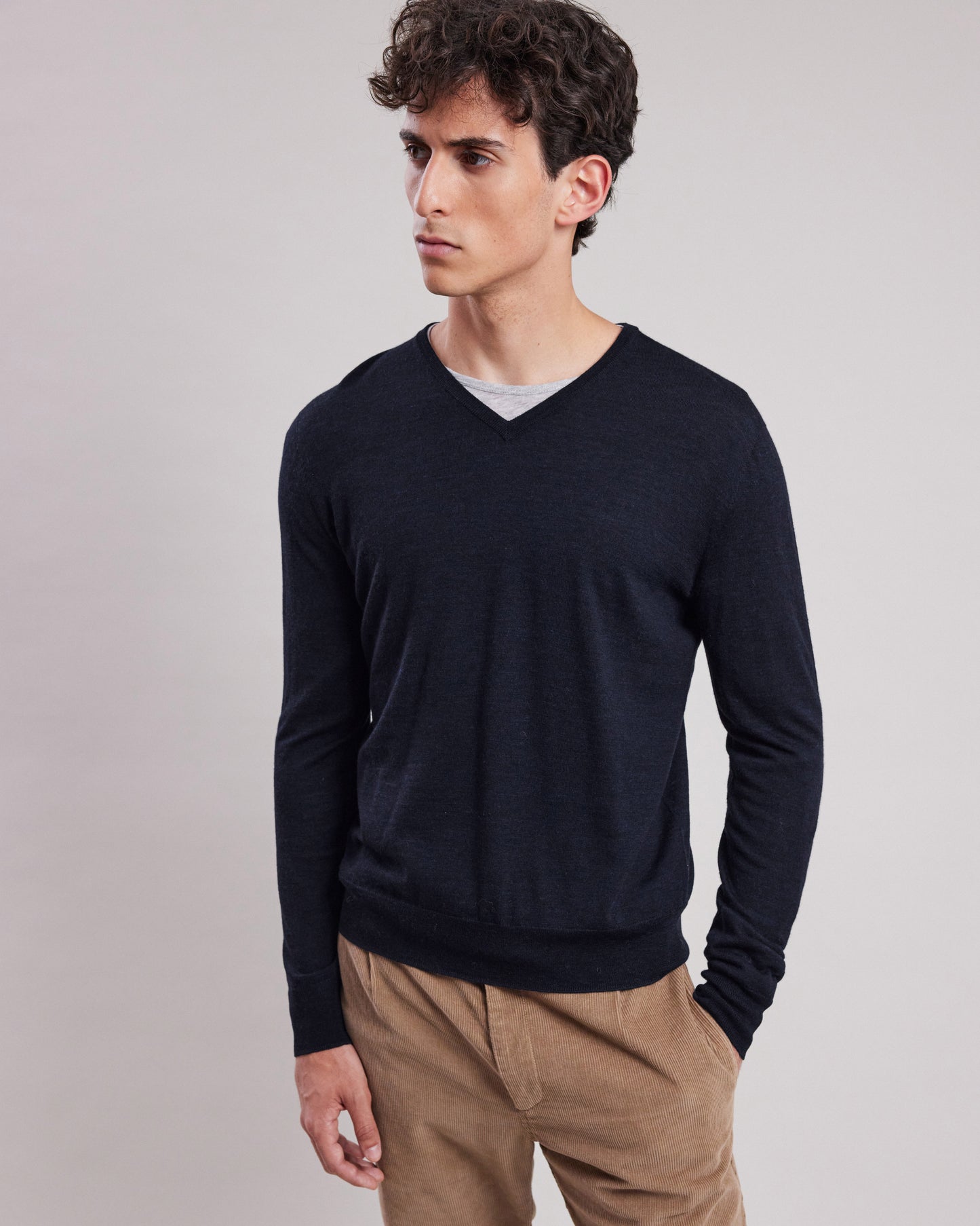 Pull col V Homme en fine laine mérinos Bleu Marine