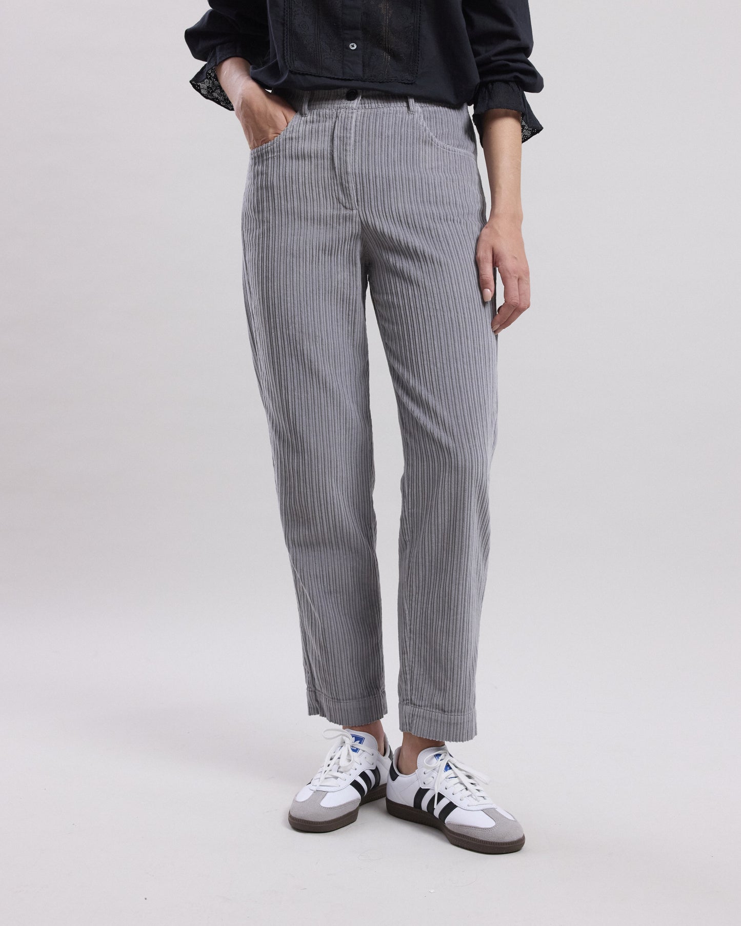 Pantalon Femme en velours côtelé Gris Pepite