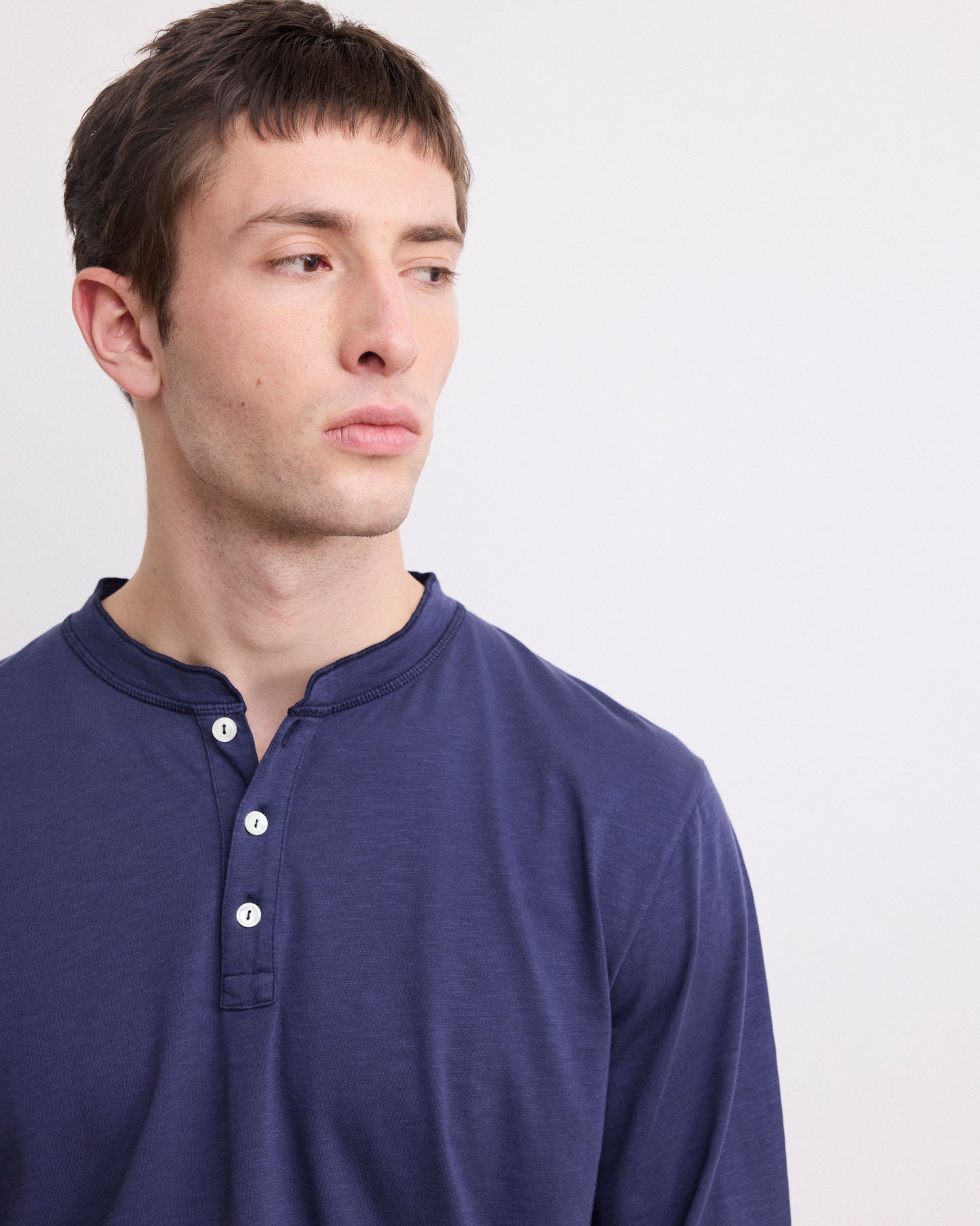 Tee Shirt Homme en Coton Slub Bleu Marine Henley