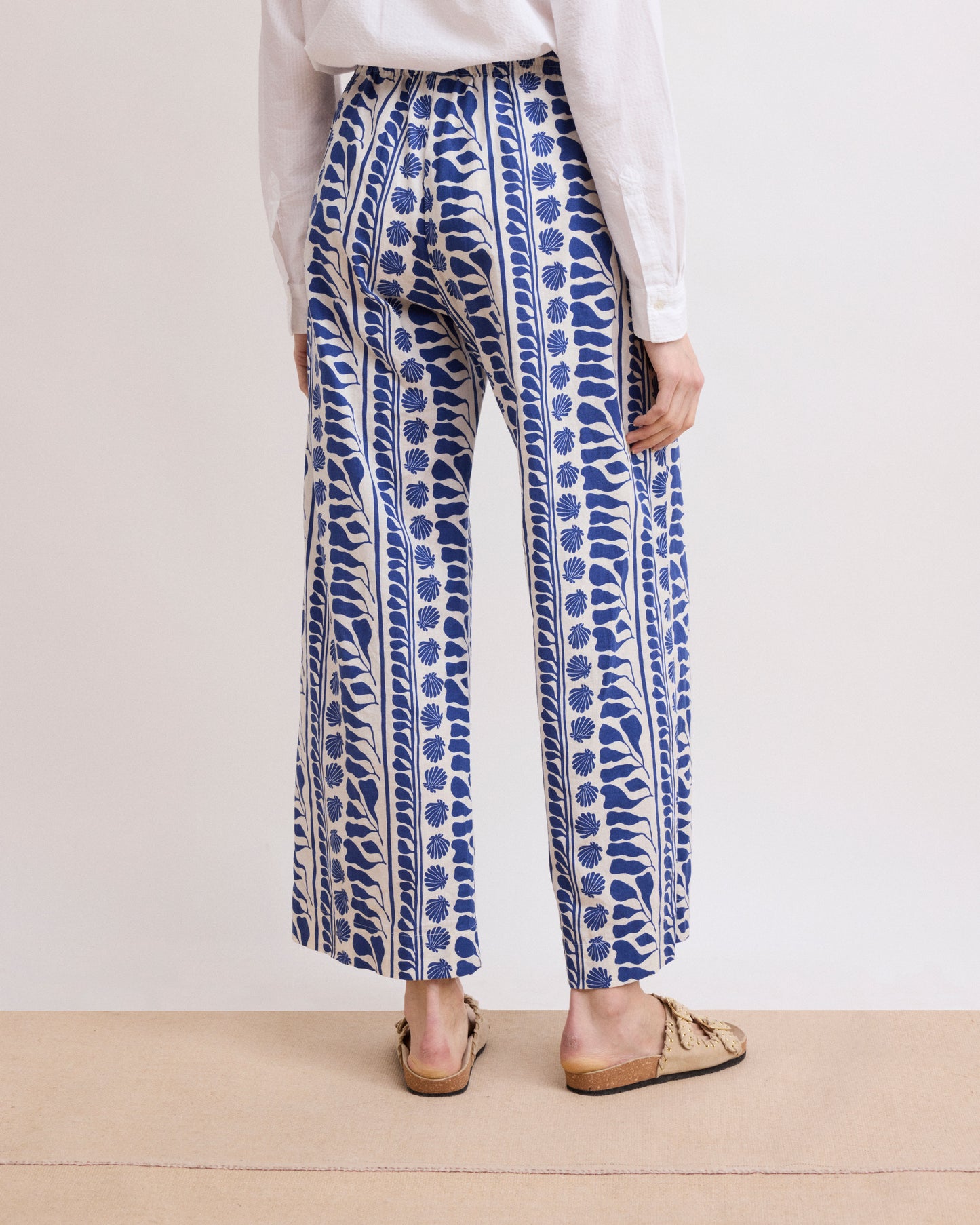 Pantalon Femme en Lin & Coton Imprimé Coquillages Bleu Palerme