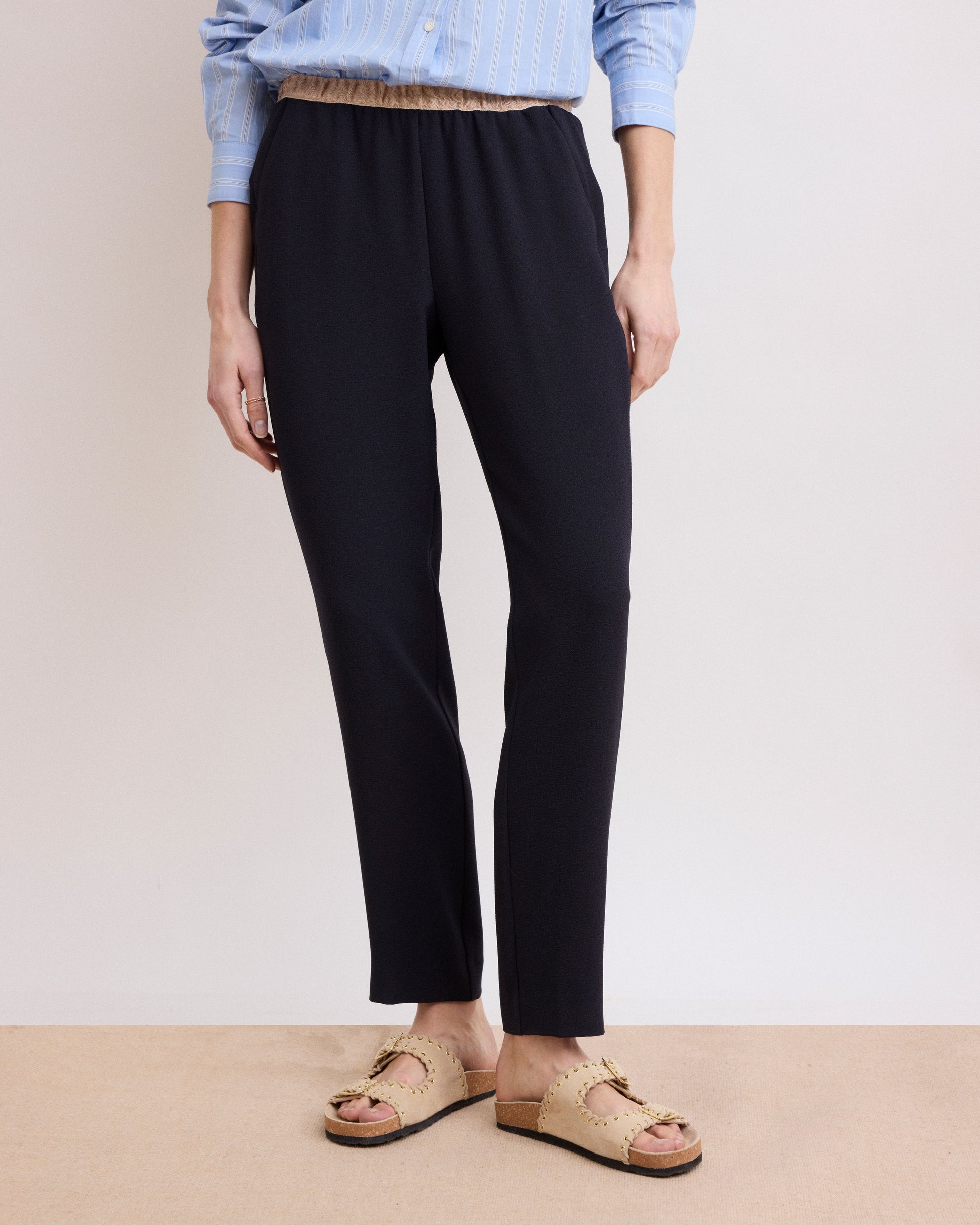 Pantalon Femme en Crêpe Bleu Marine Pirouette