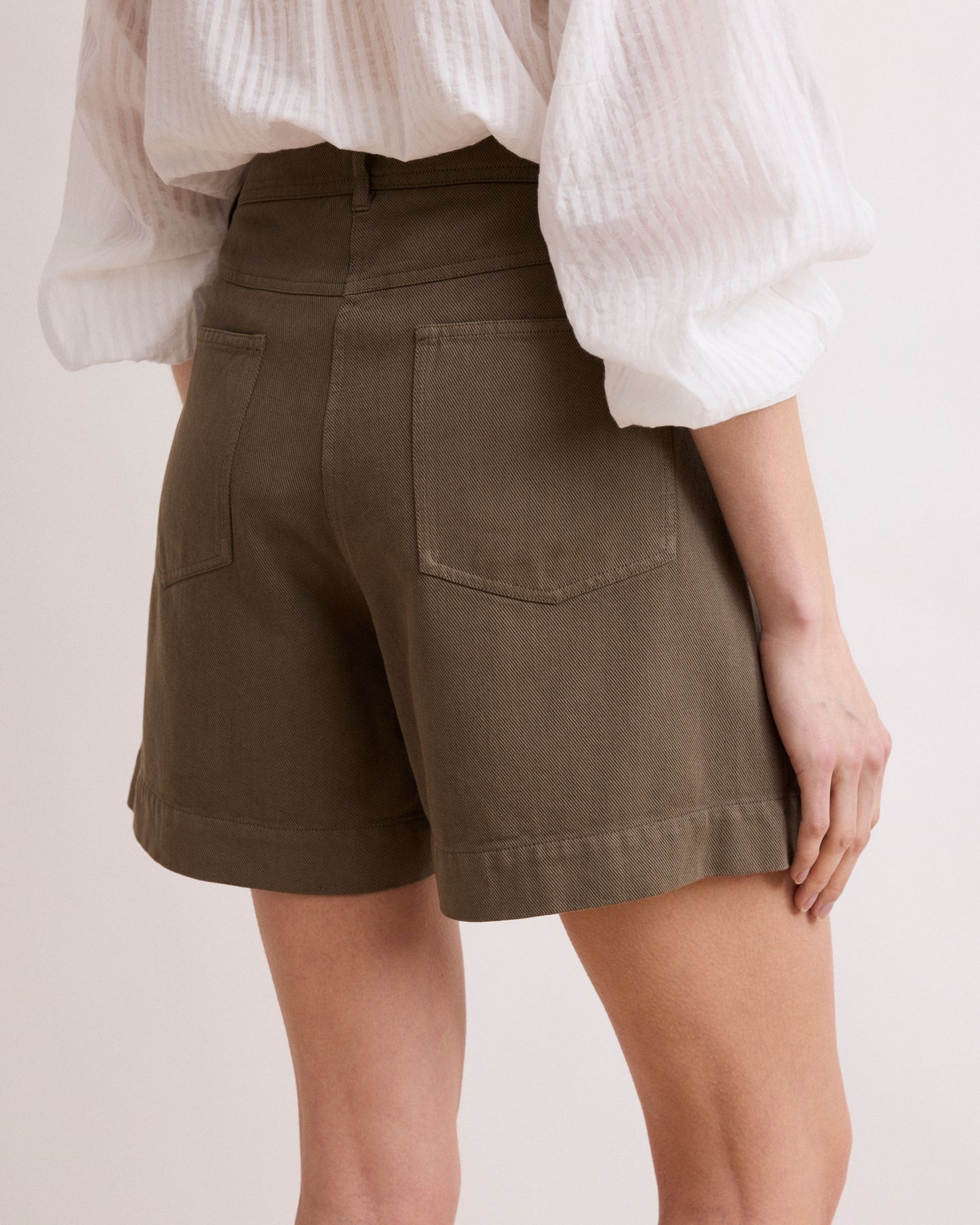 Short Femme en Lyocell & Coton Vert Militaire Sach