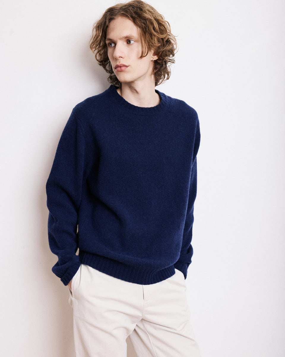 Crew Men's Navy Blue Shetland Wool Sweater - Image principale