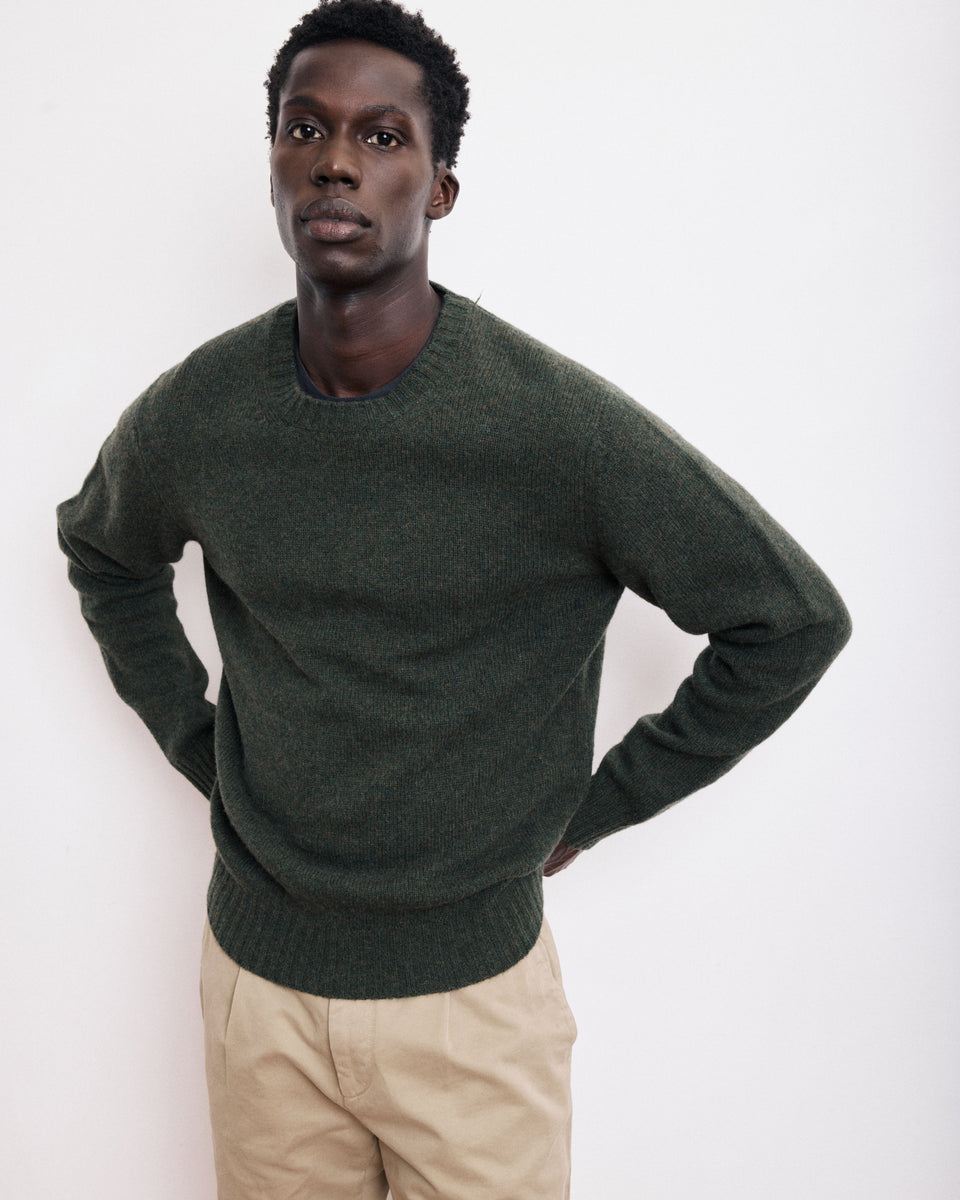 Crew Men's Military Green Shetland Wool Sweater - Image alternative
