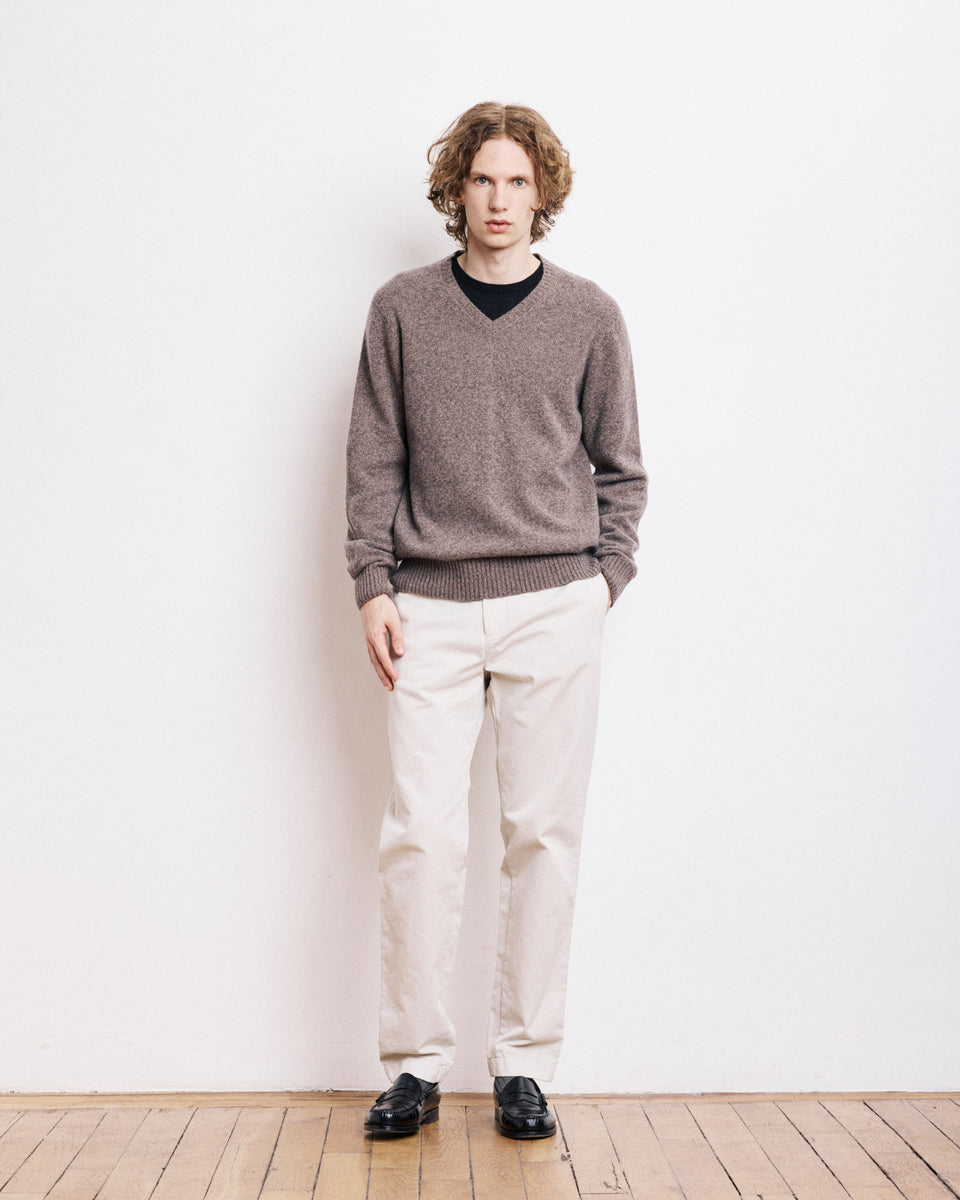 Seamless Vee Men's Brown Wool Sweater - Image alternative