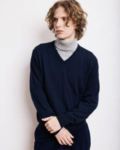 Pull Col V Homme en Fine Laine Mérinos Bleu Marine