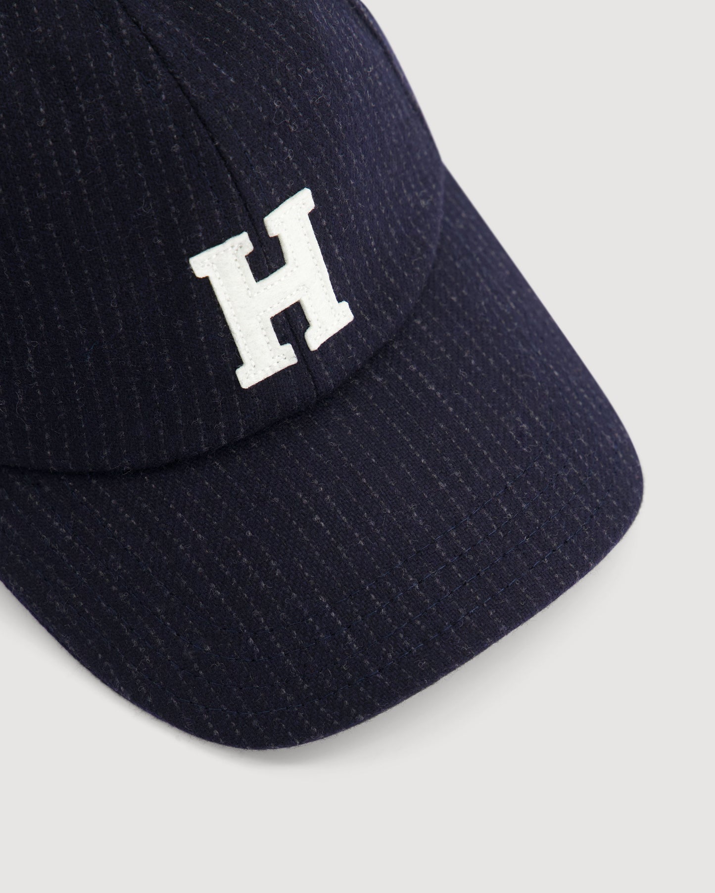 Casquette Femme en Flanelle de Laine à Rayures Bleu Marine Cap H
