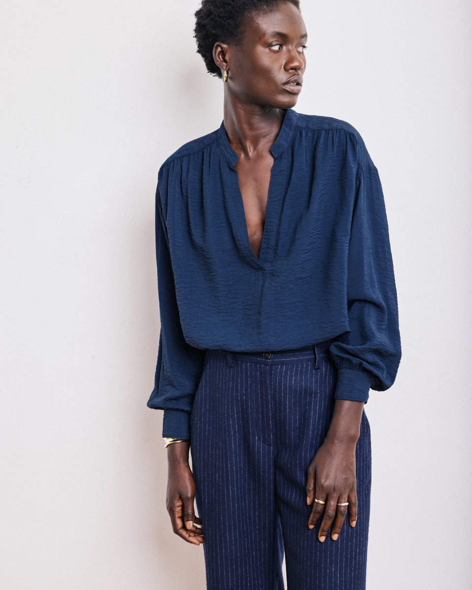 Calo Women's Navy Blue Wrinkled Viscose Shirt - Image alternative