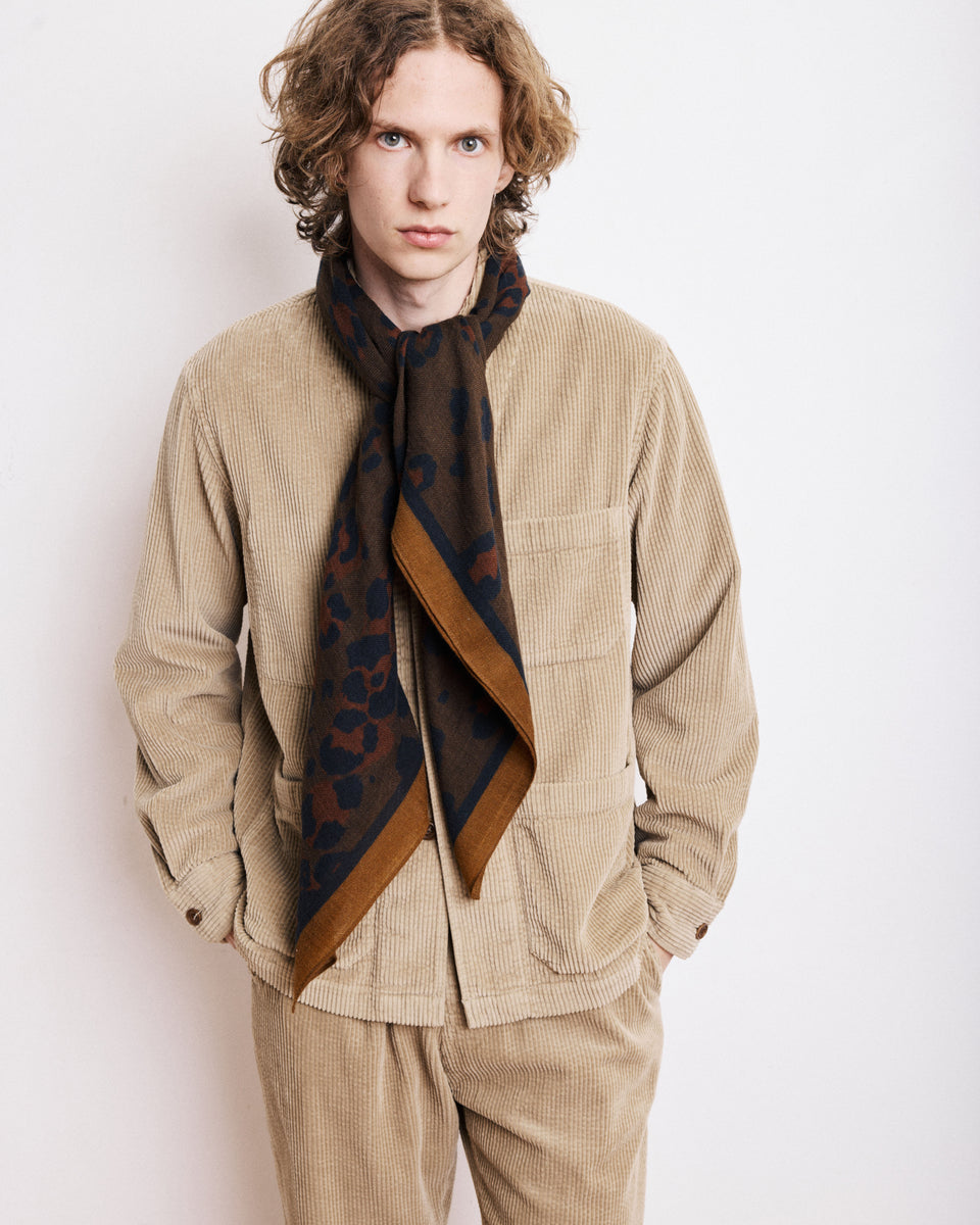 Echarpe Homme en Laine Imprimée Léopard Marron - Image alternative
