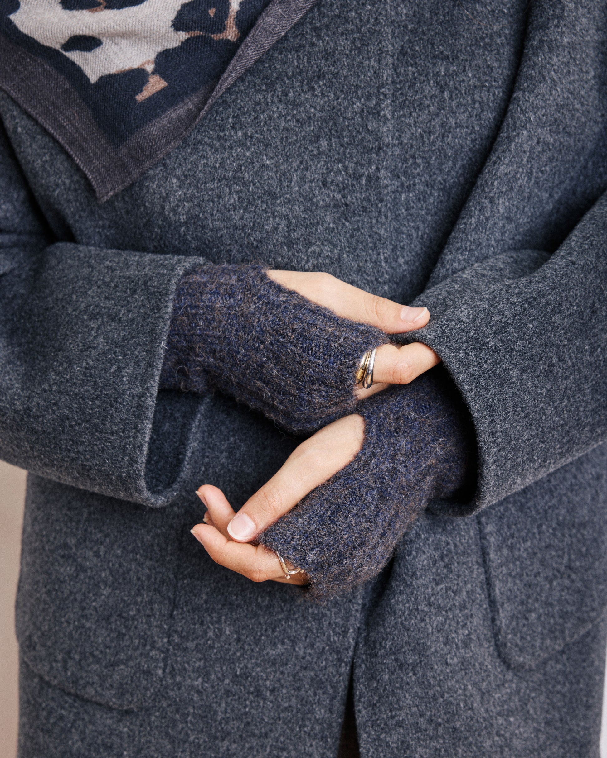 Mitaines Femme en Yak & Alpaga Bleu Marine Gloves