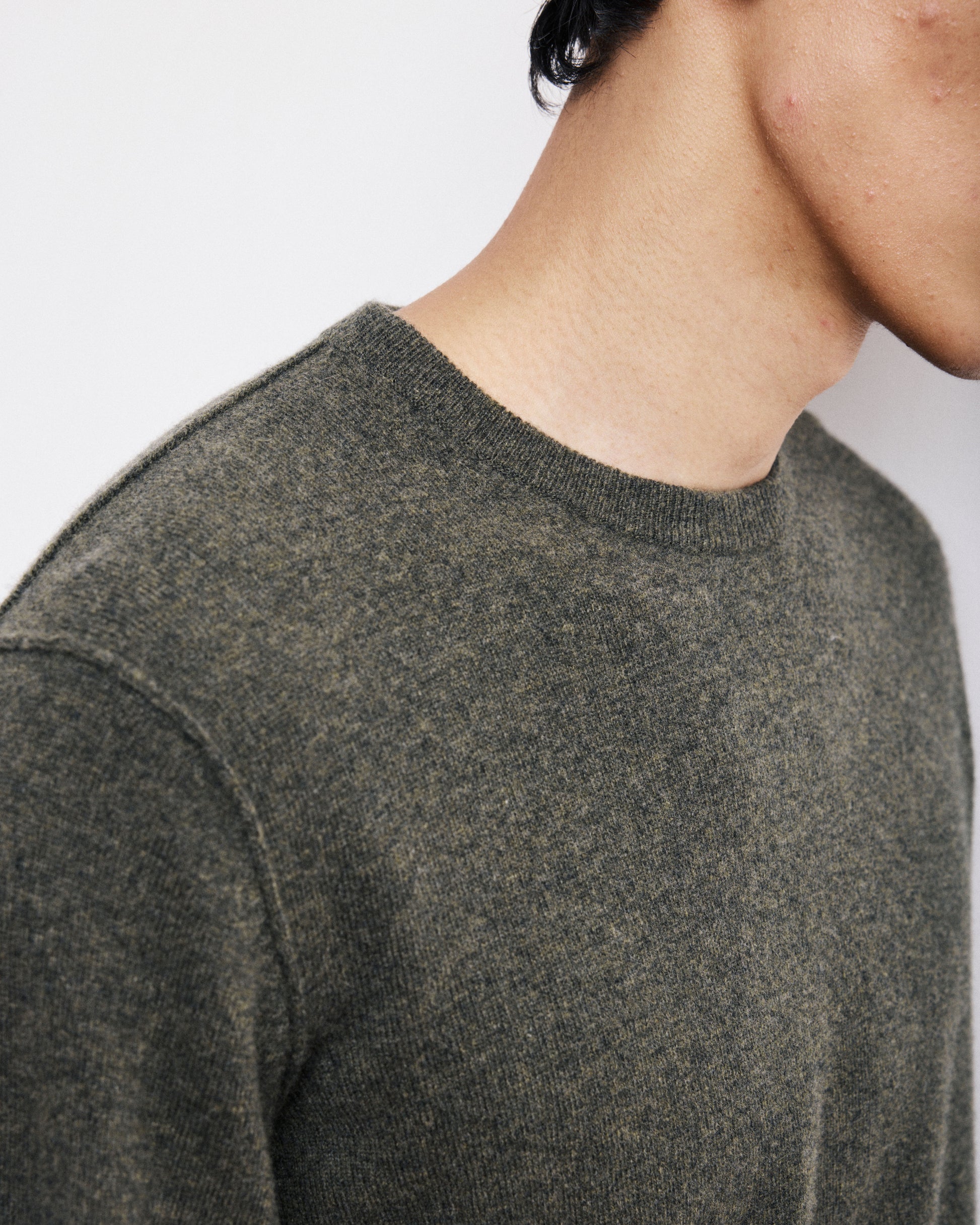 Pull Col Rond Homme en Laine & Cachemire Vert Militaire