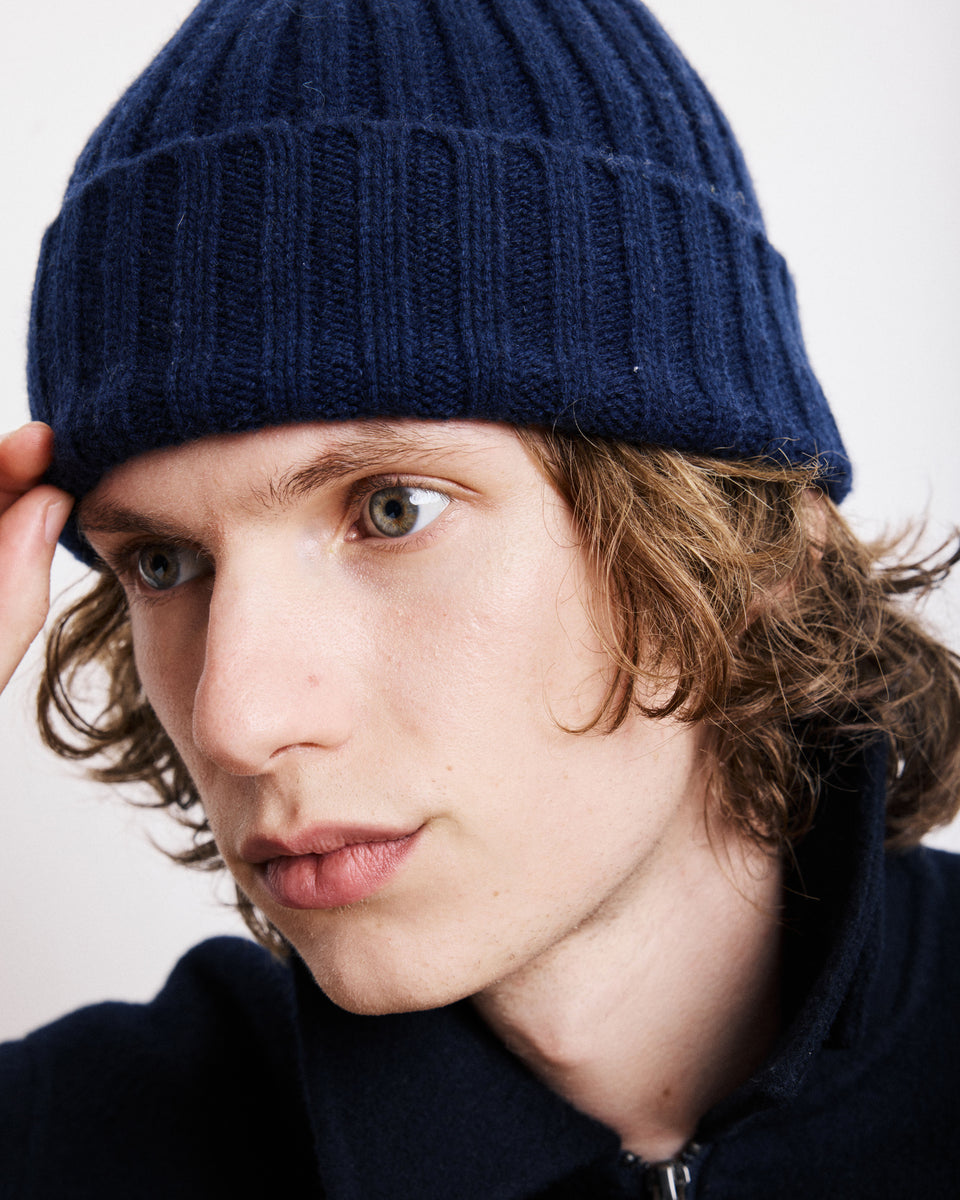 Bonnet Homme en Laine & Cachemire Bleu Marine - Image alternative