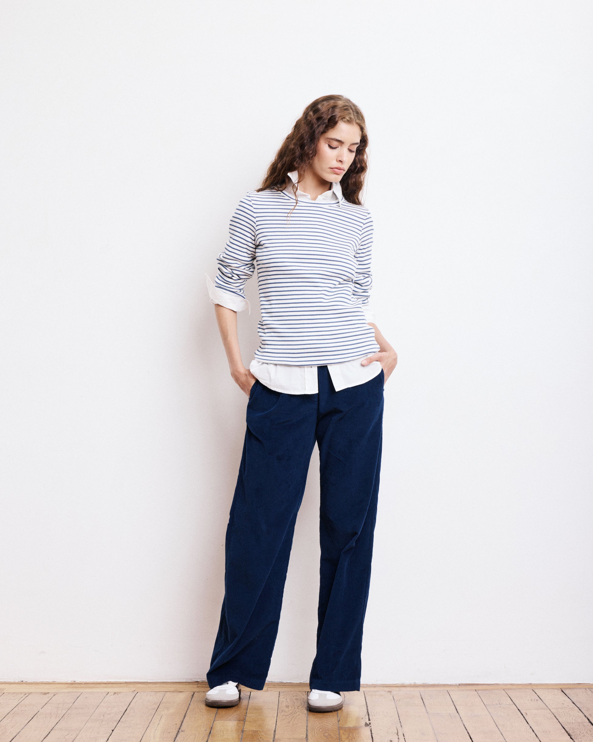 T-Shirt Femme en Coton Côtelé Ecru & Bleu Marine Take