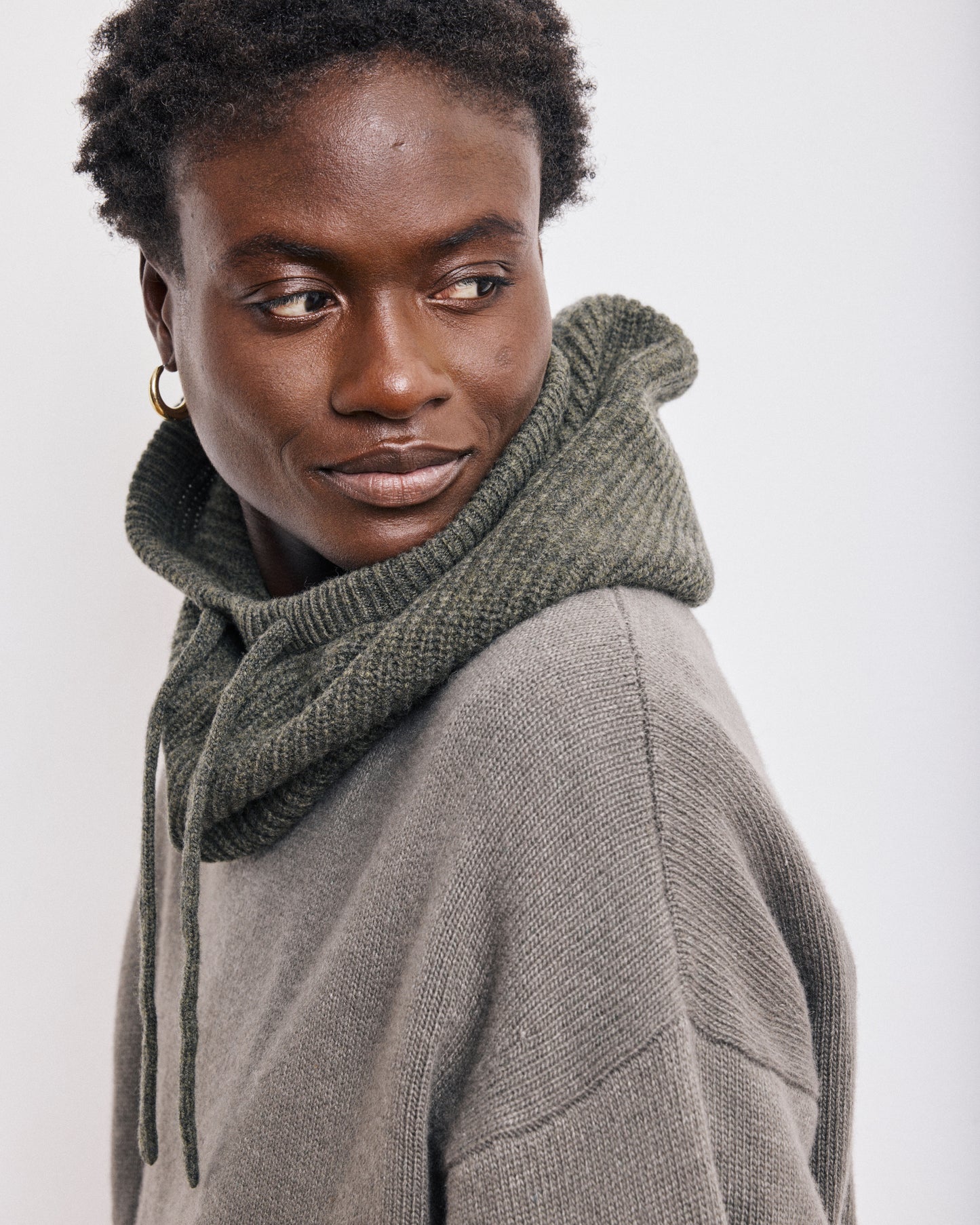 Cagoule Femme en Laine & Cachemire Vert Militaire Mellon