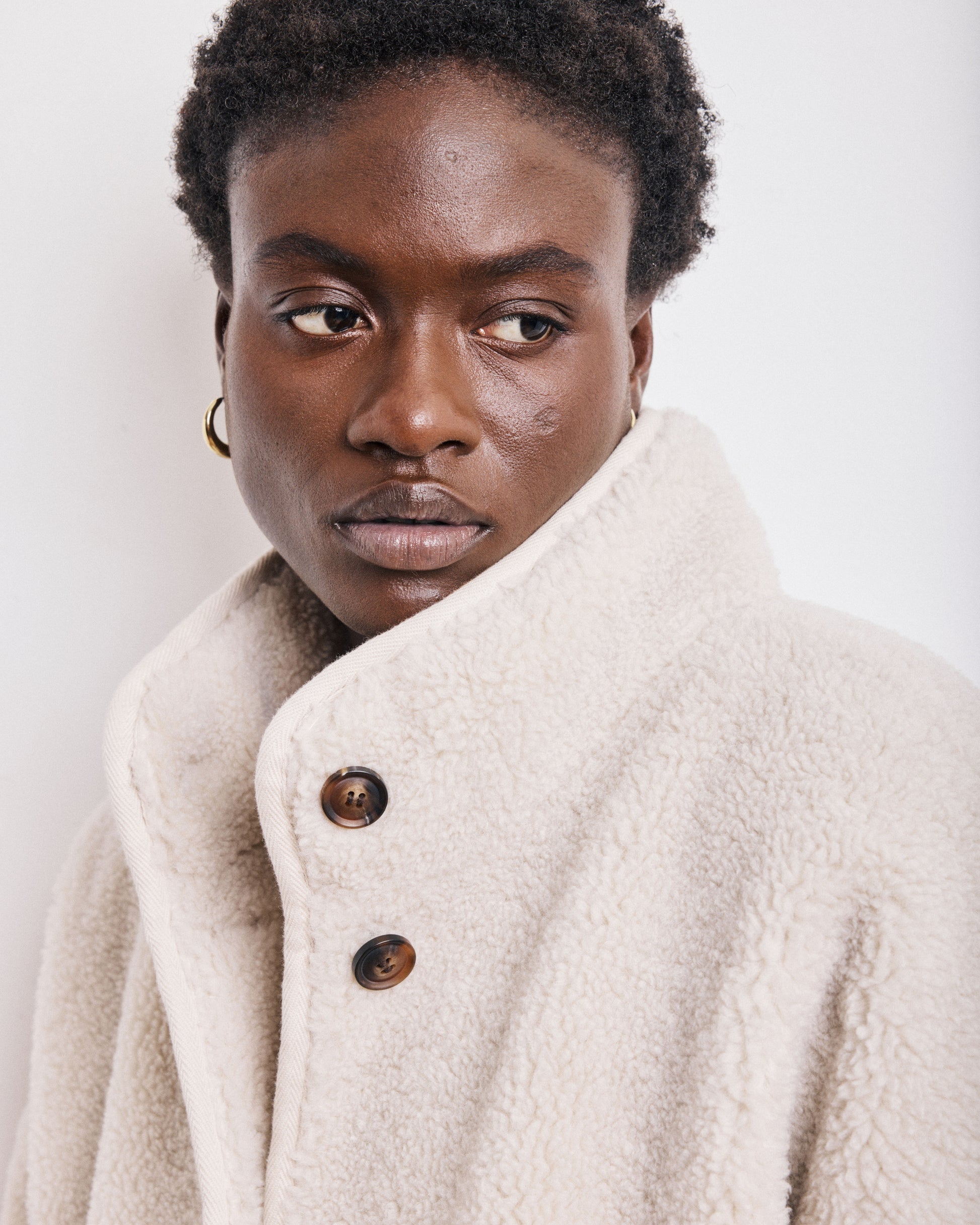 Manteau Femme en Fausse Fourrure Bouclée Ecru Vanille