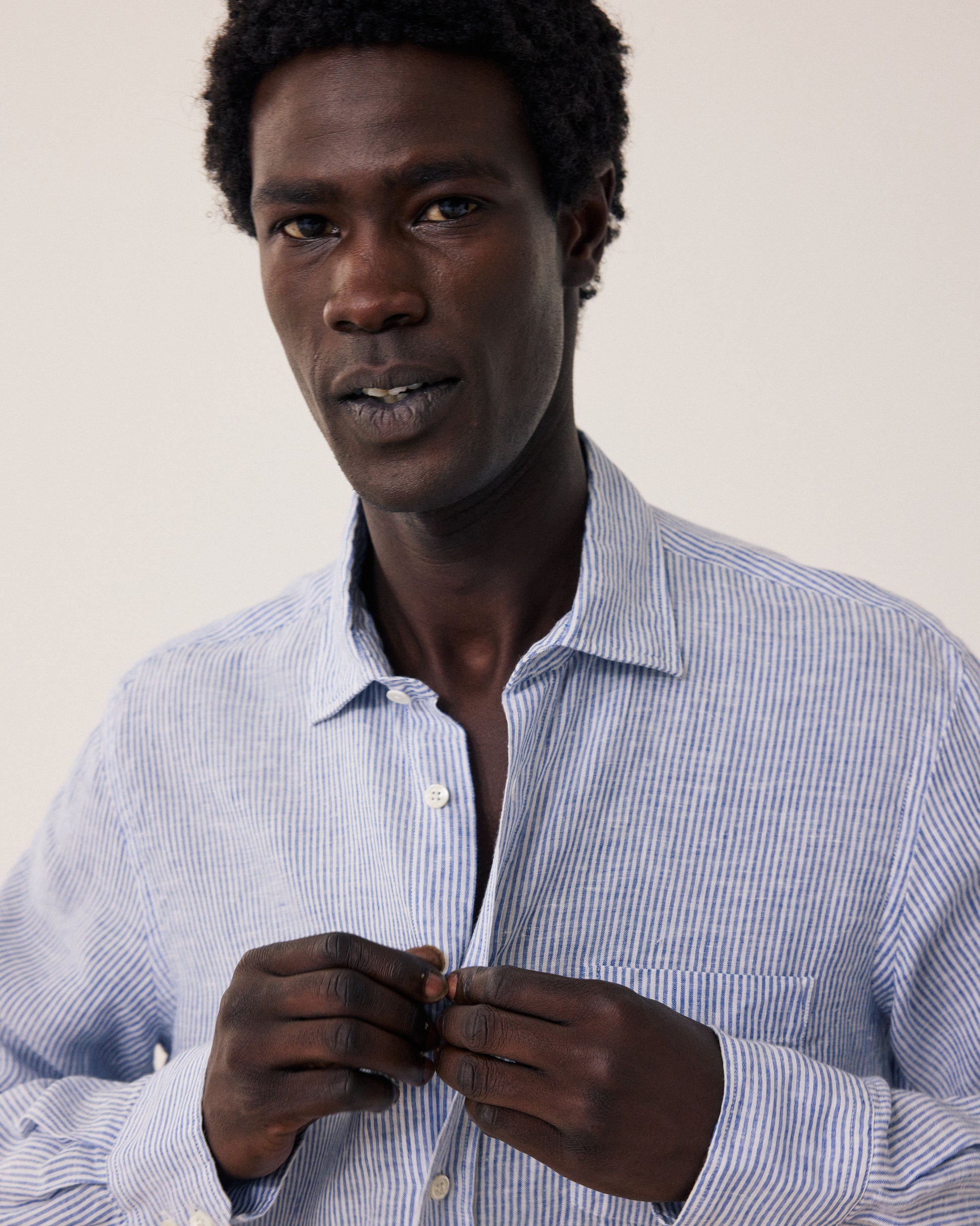 Chemise Homme en Lin à rayures bleues et blanches Paul BF11018-02