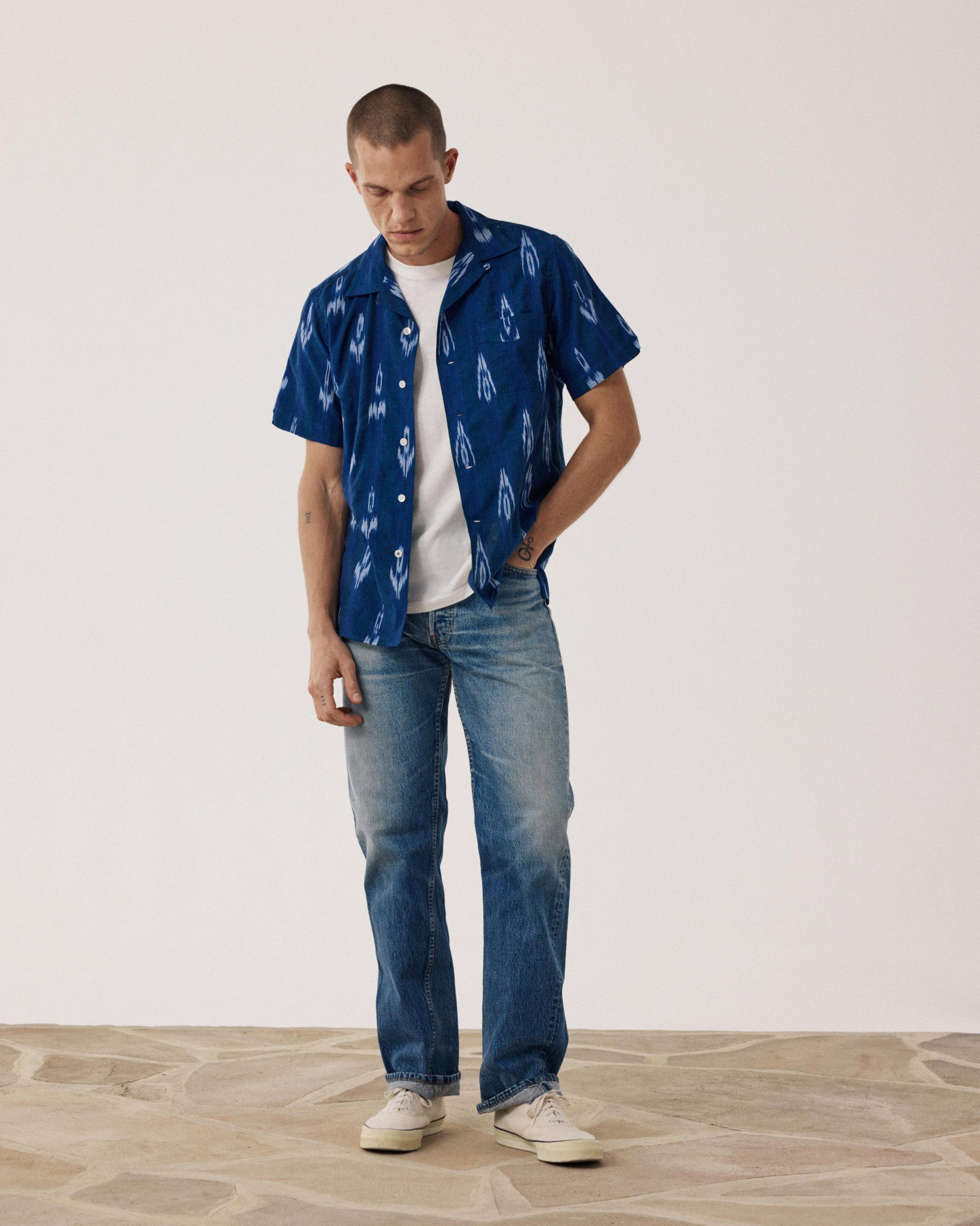 Men's shirt in Ikat Indigo Palmito Print Cotton BF14026-01